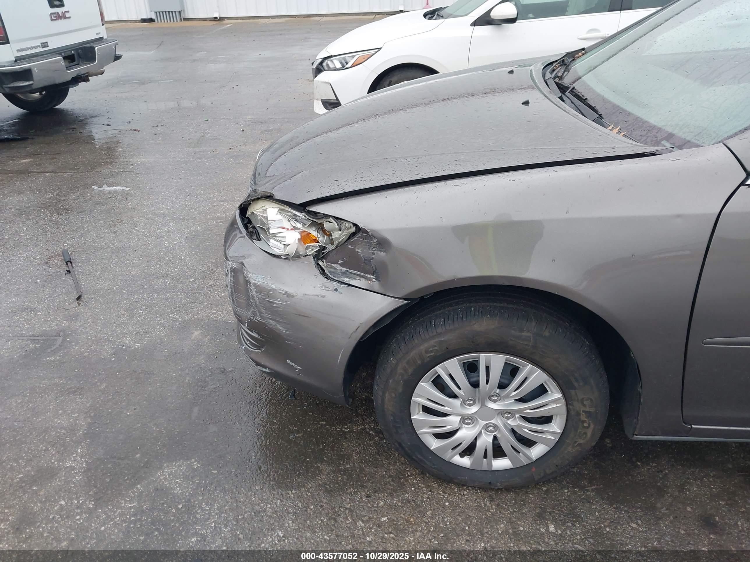 TOYOTA CAMRY image 6