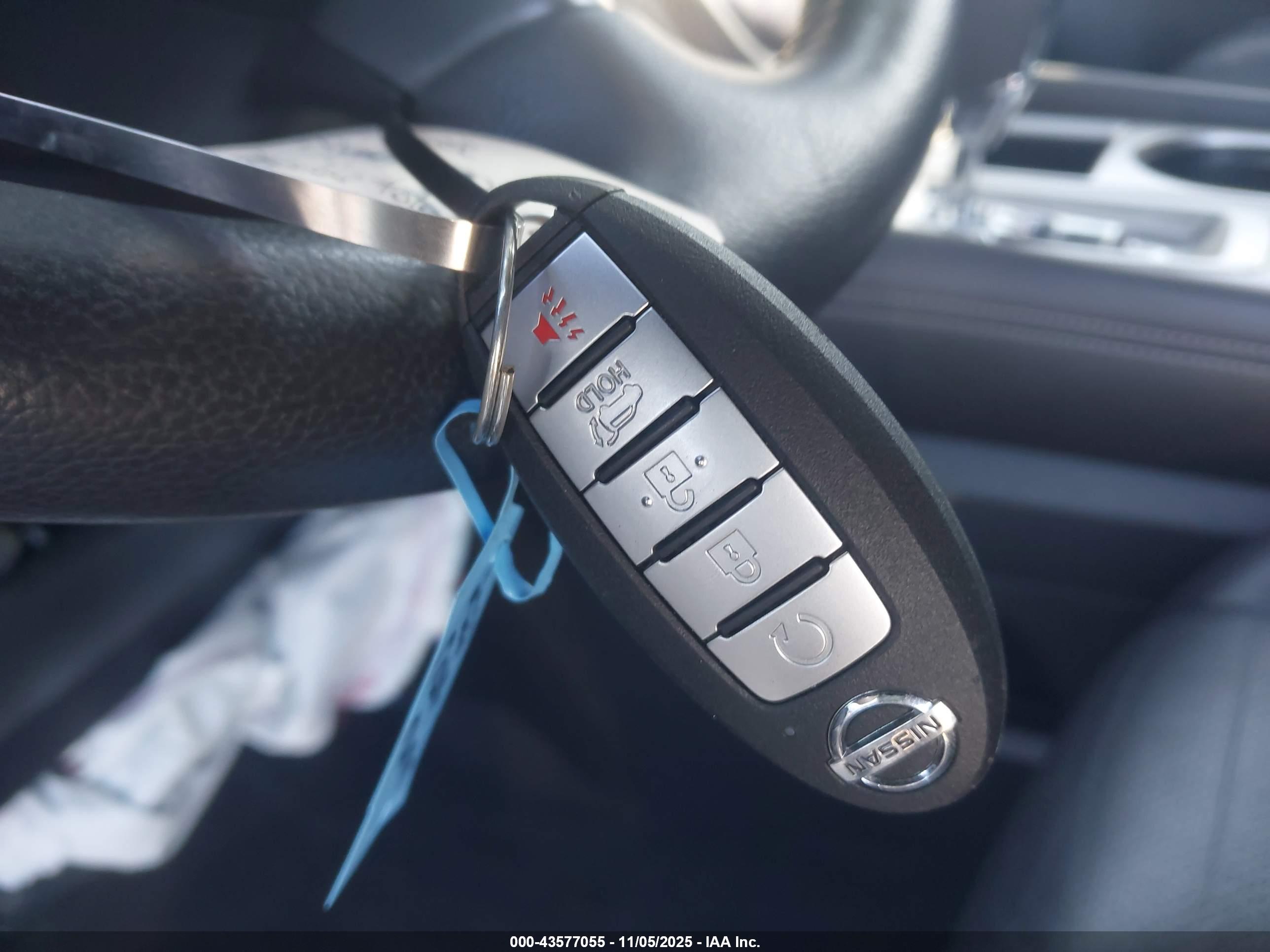 NISSAN MURANO image 11