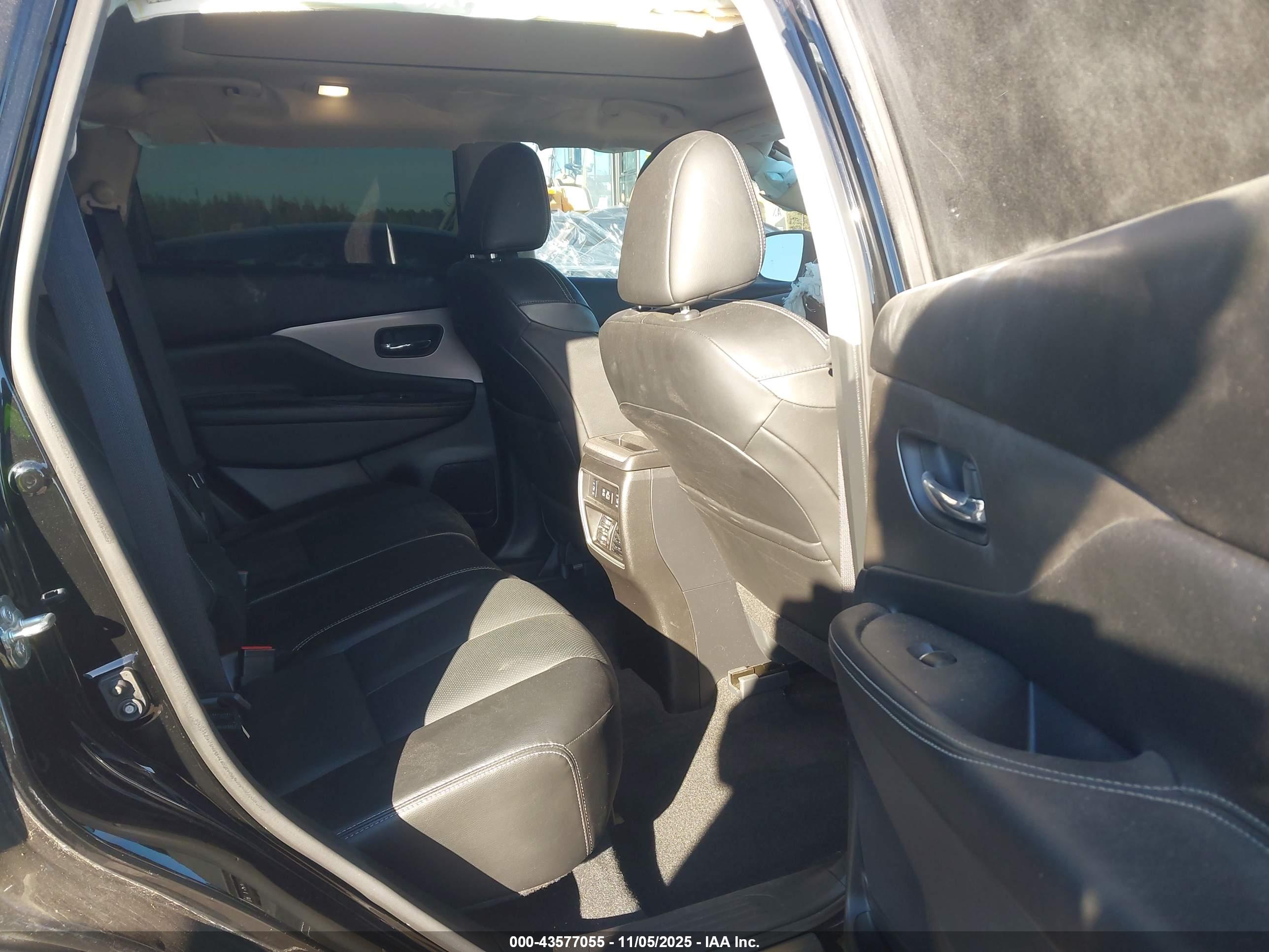 NISSAN MURANO image 8