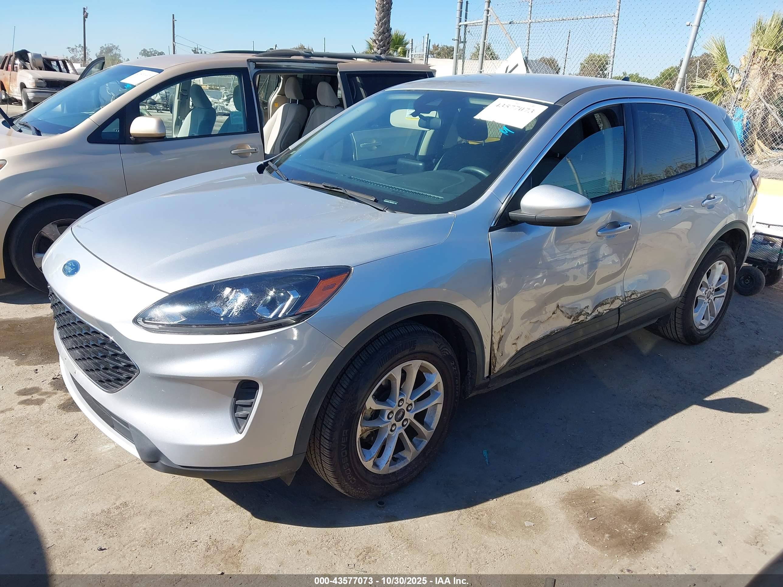 FORD ESCAPE image 2