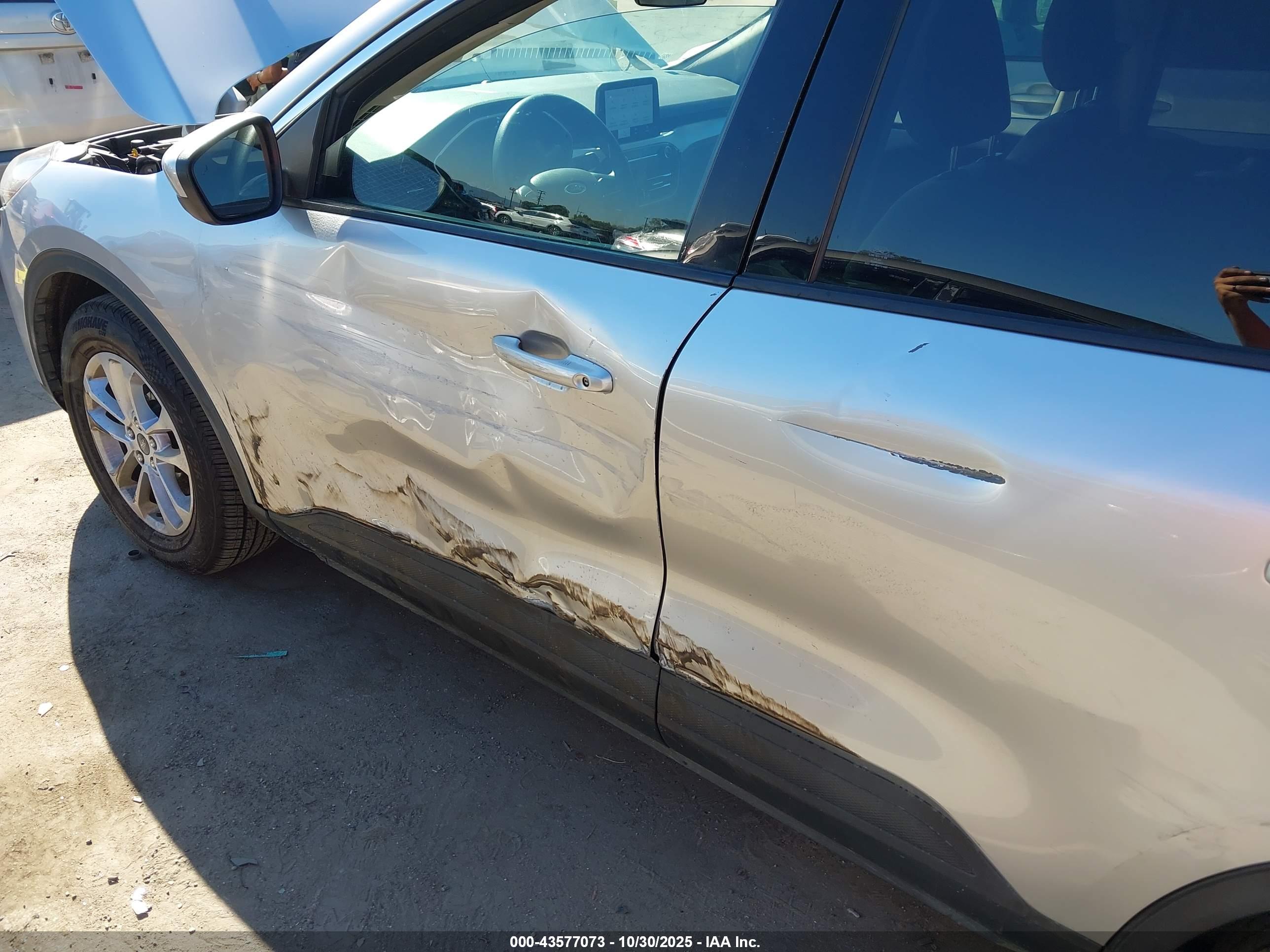 FORD ESCAPE image 6