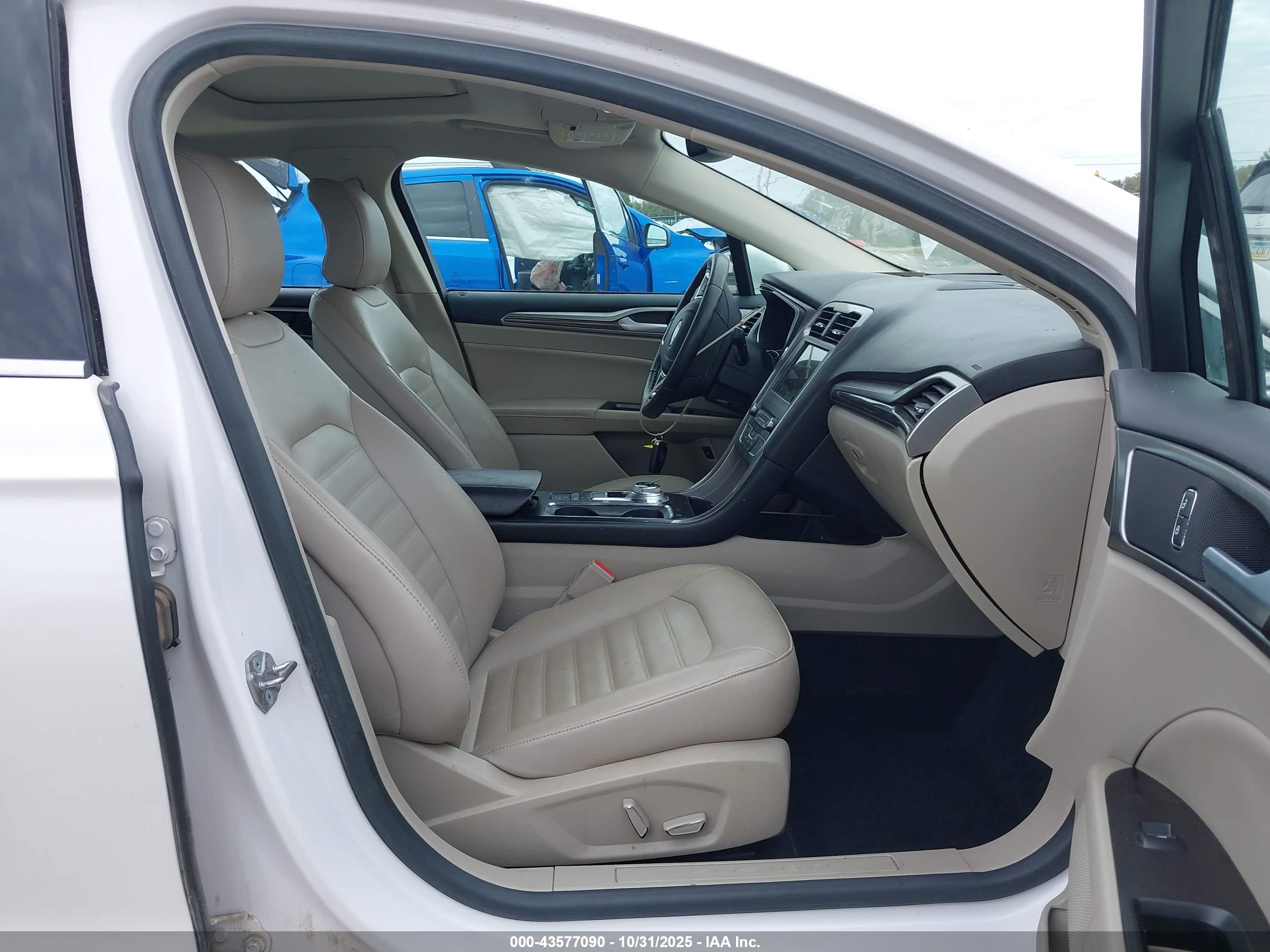 FORD FUSION image 5