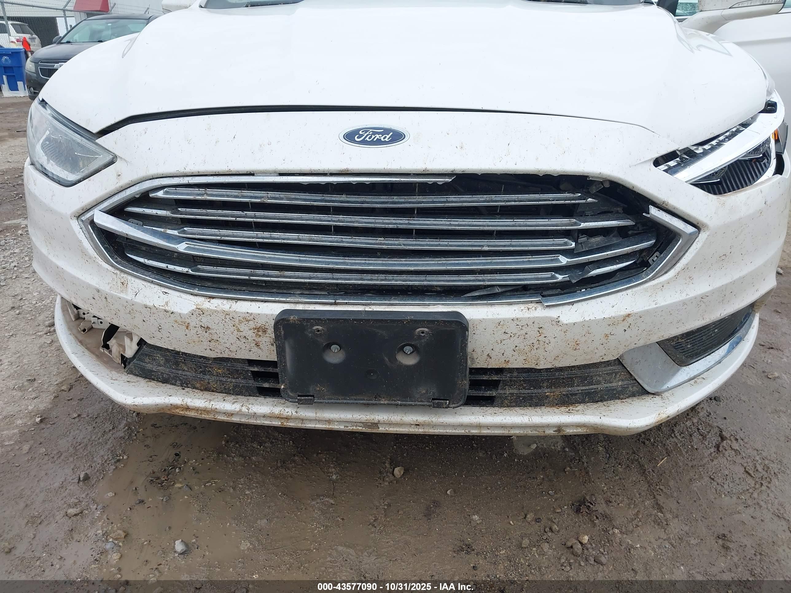 FORD FUSION image 6