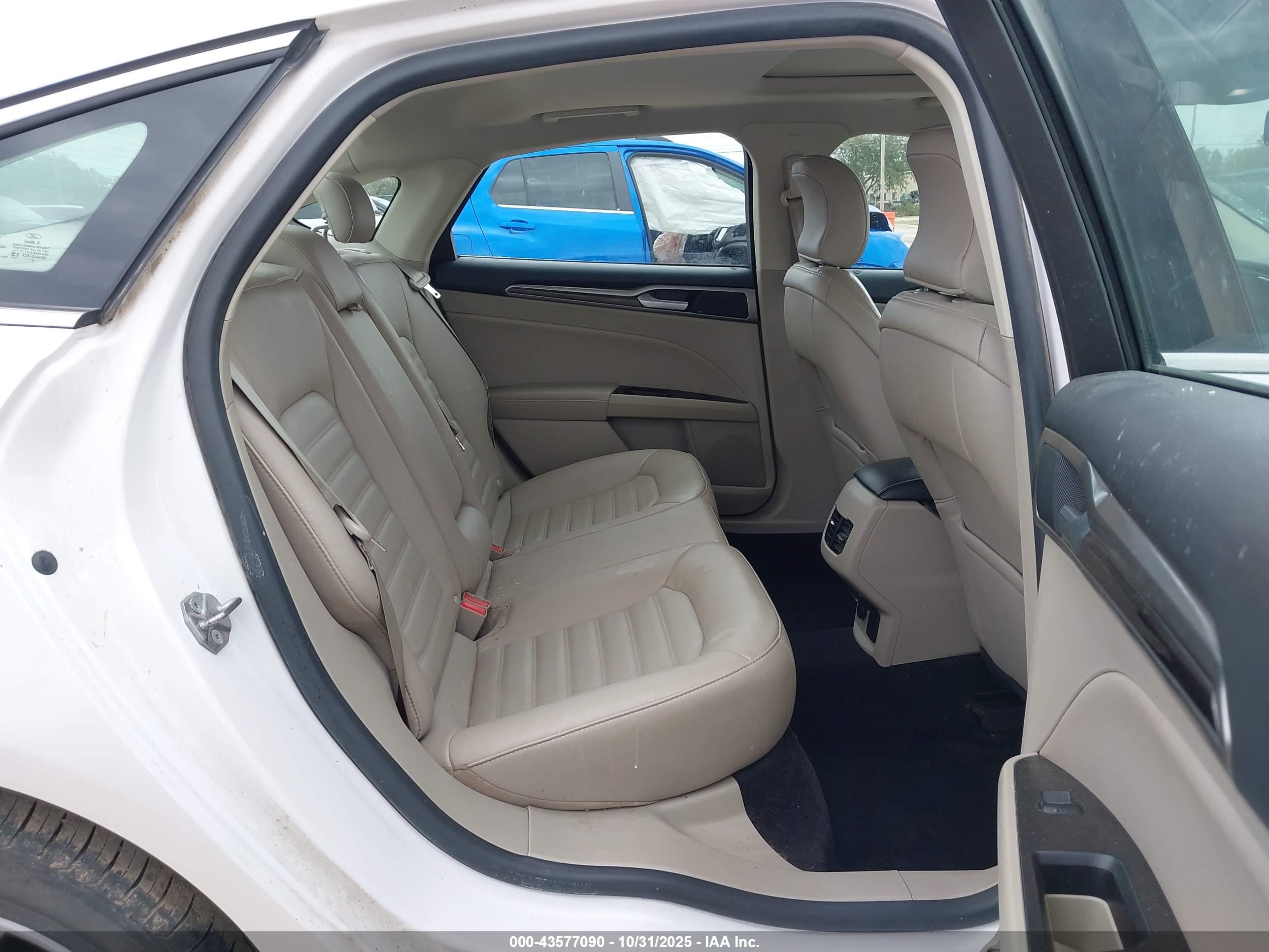 FORD FUSION image 8
