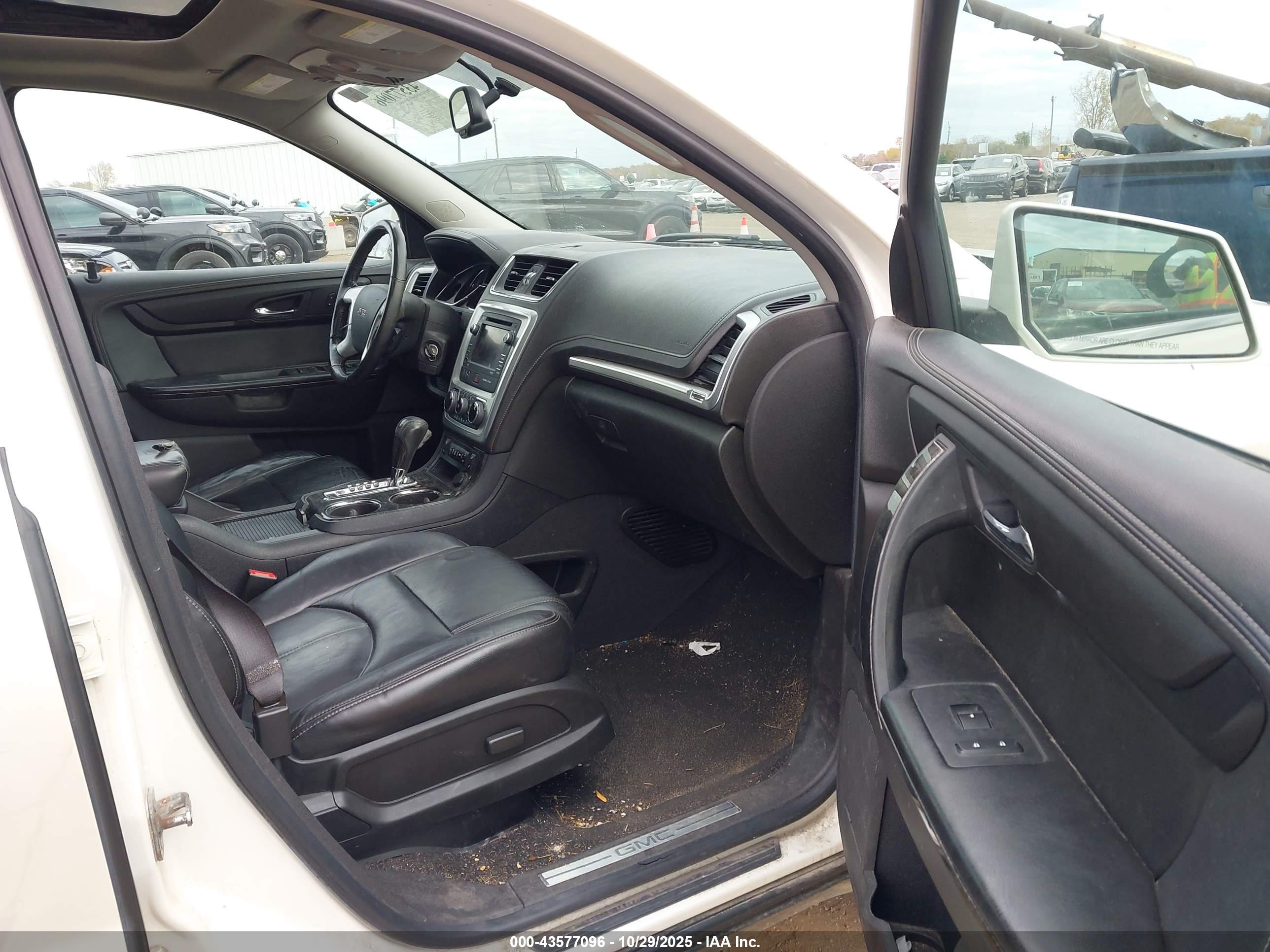 GMC ACADIA image 5