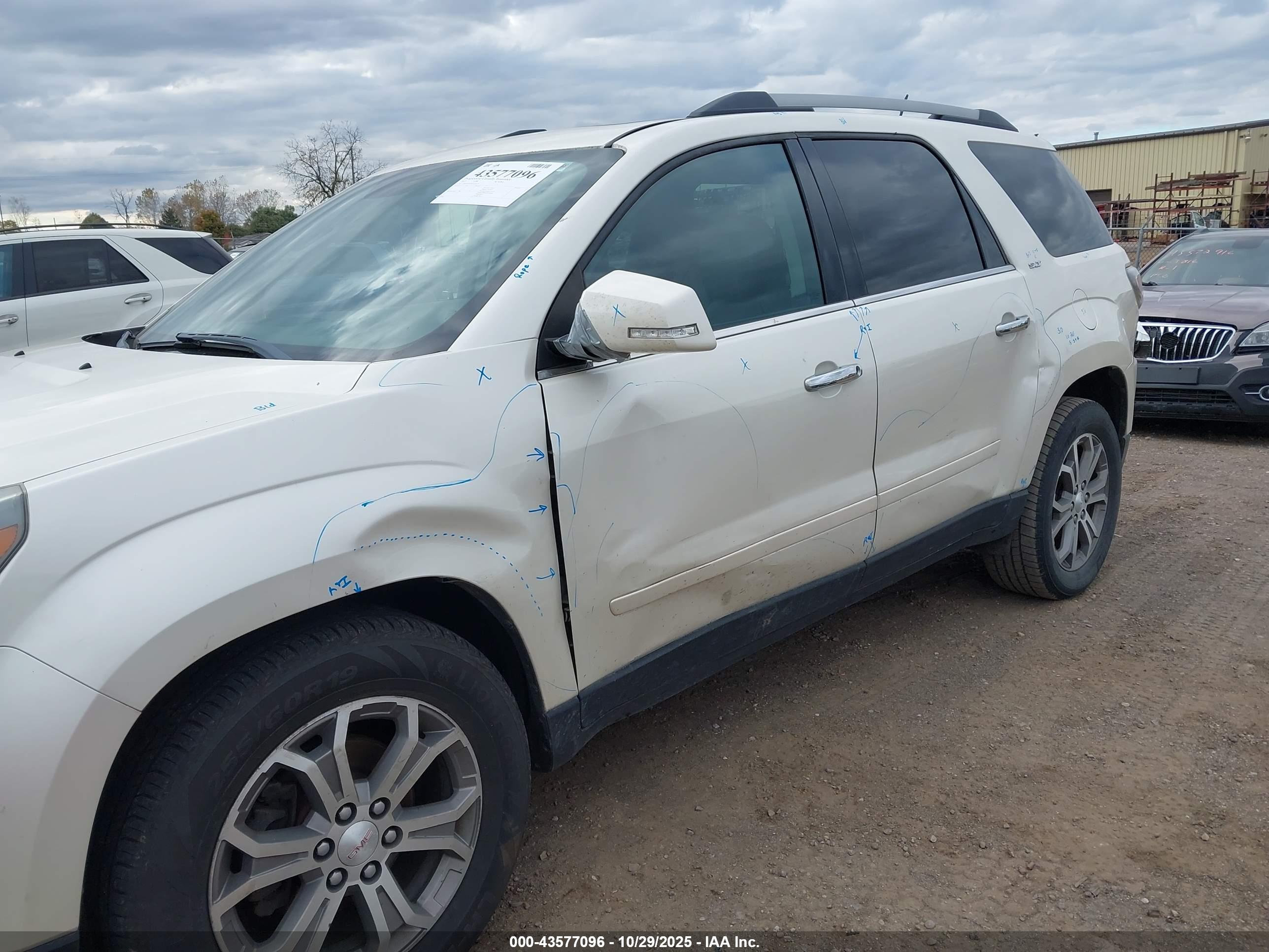 GMC ACADIA image 6