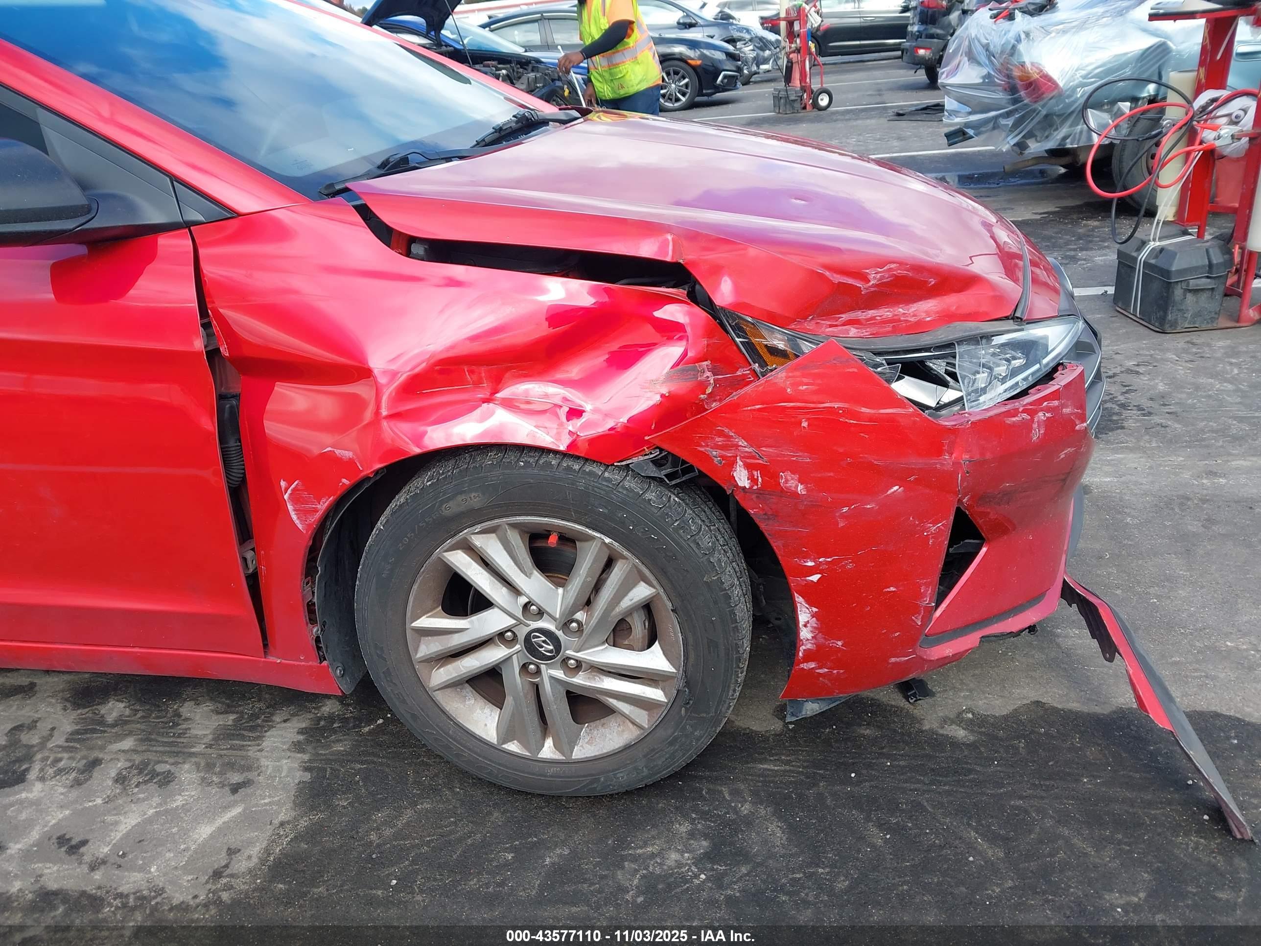 HYUNDAI ELANTRA image 6