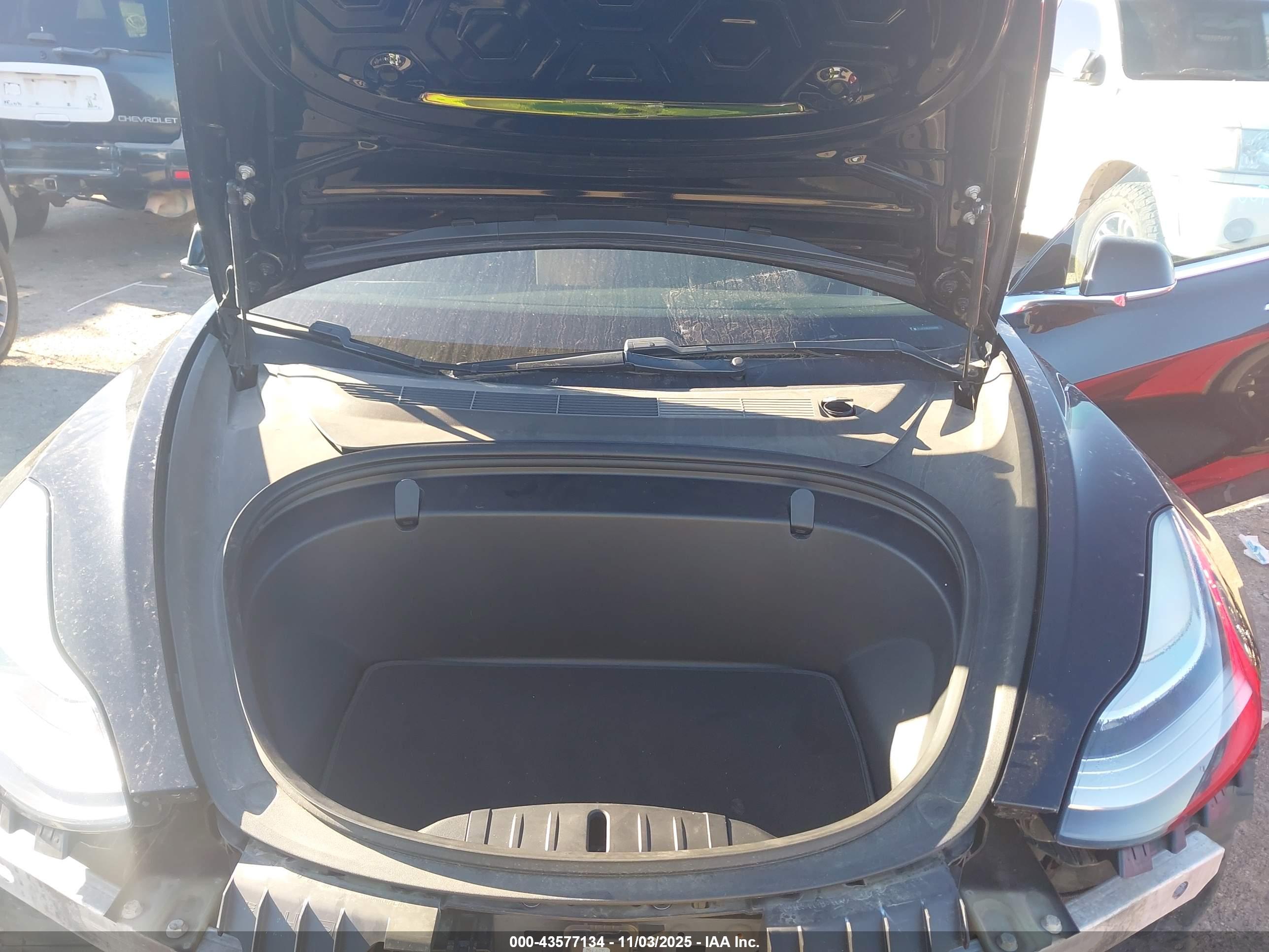 TESLA MODEL image 10