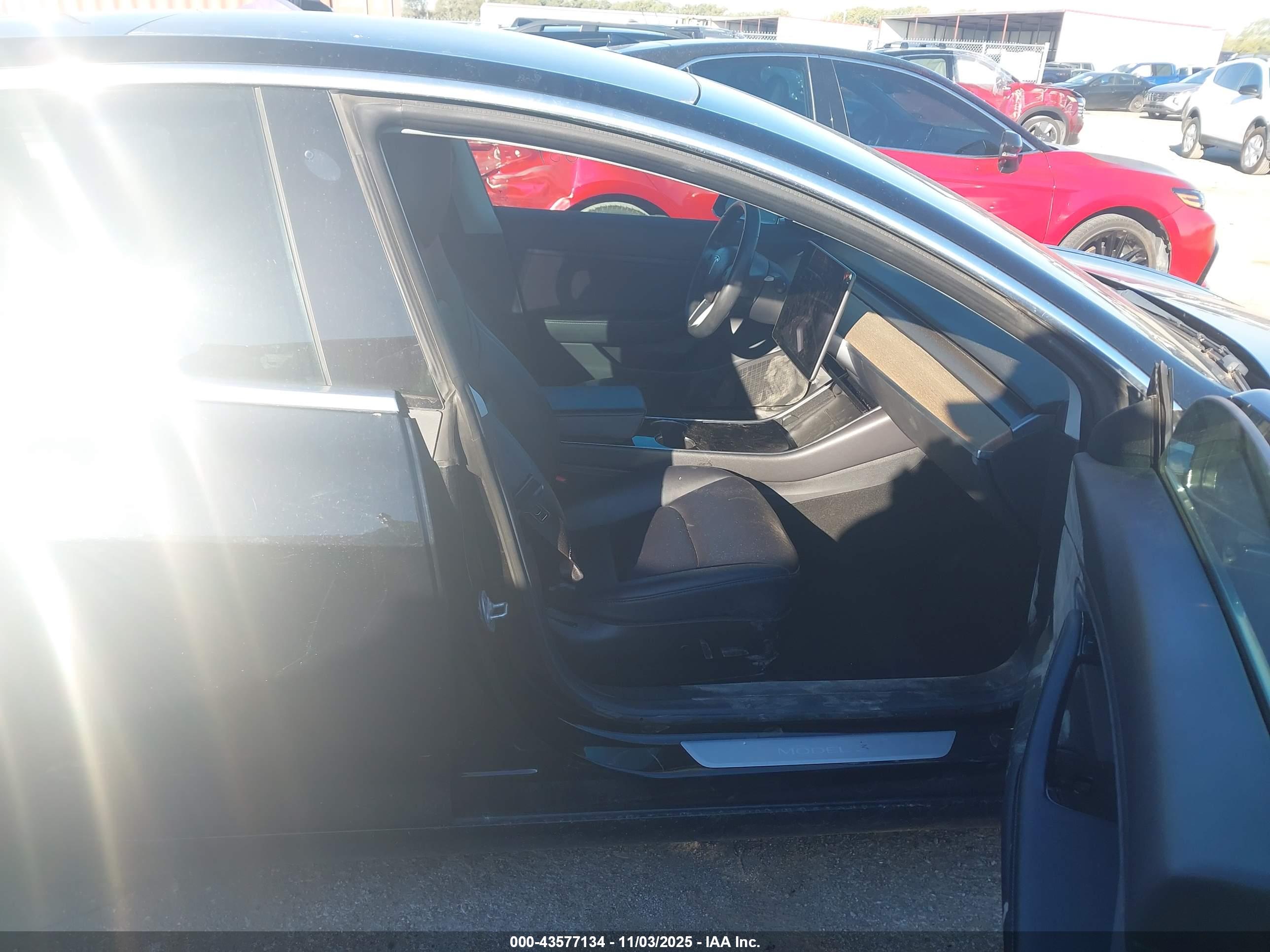 TESLA MODEL image 5