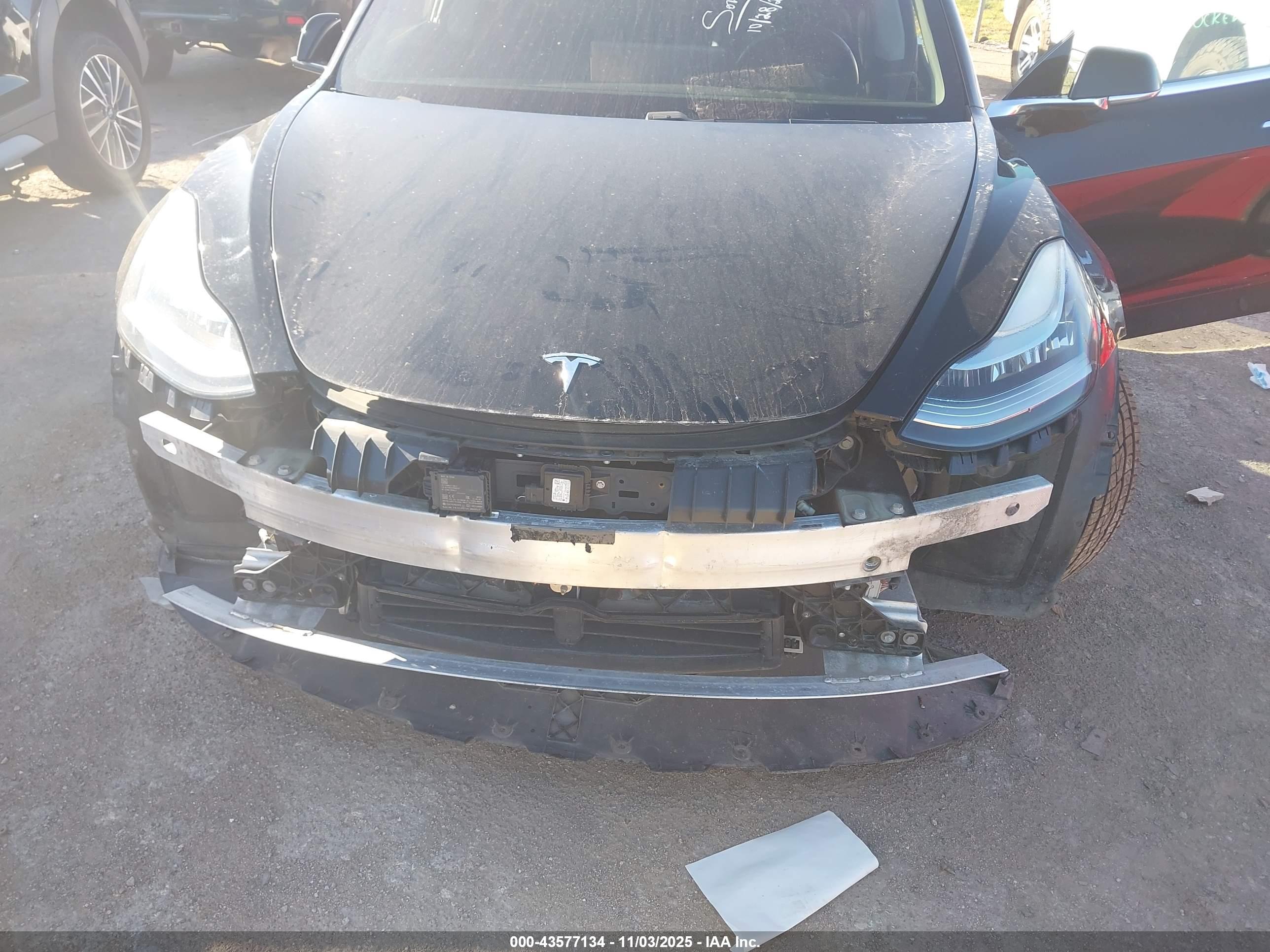 TESLA MODEL image 6