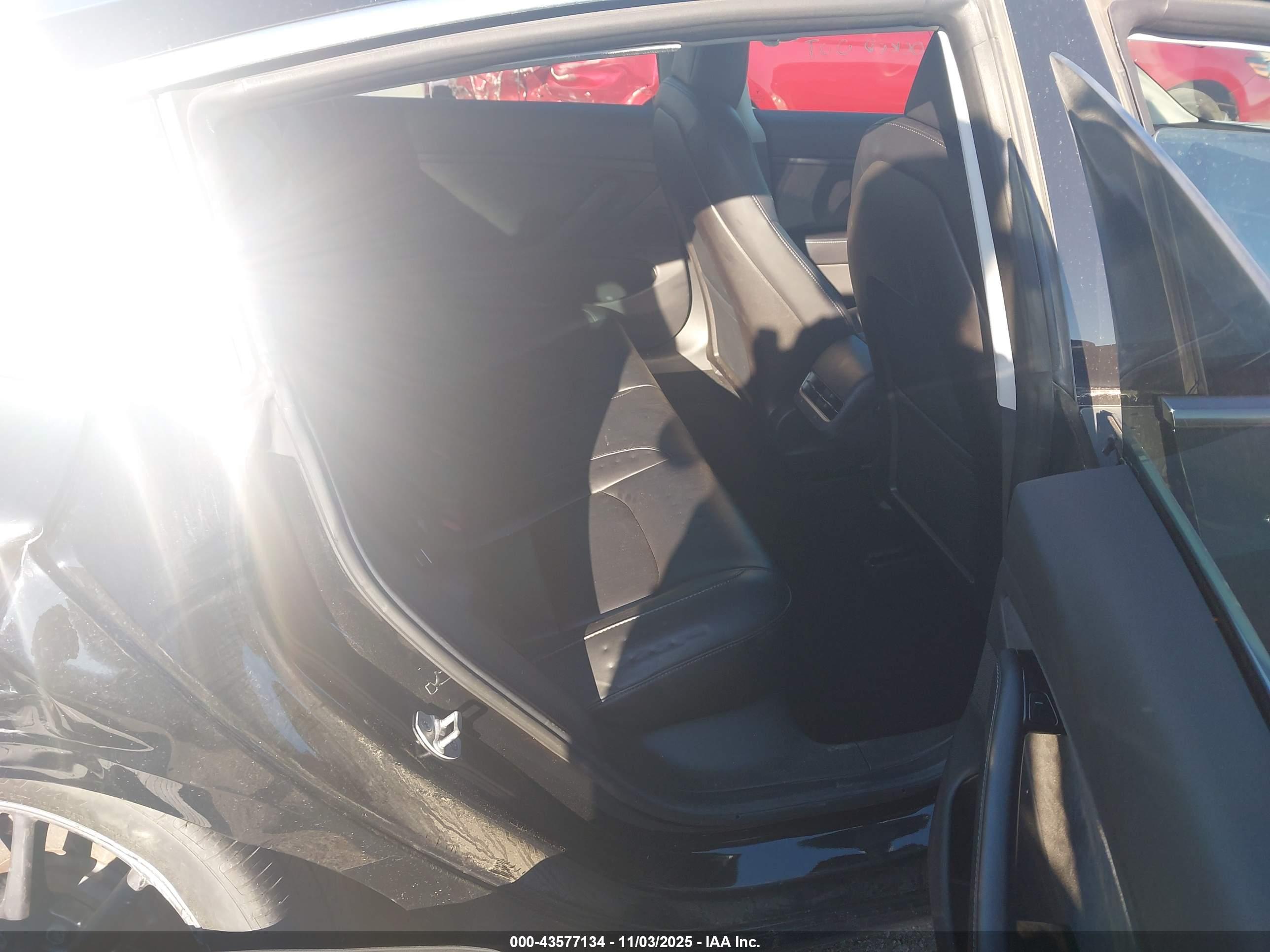TESLA MODEL image 8