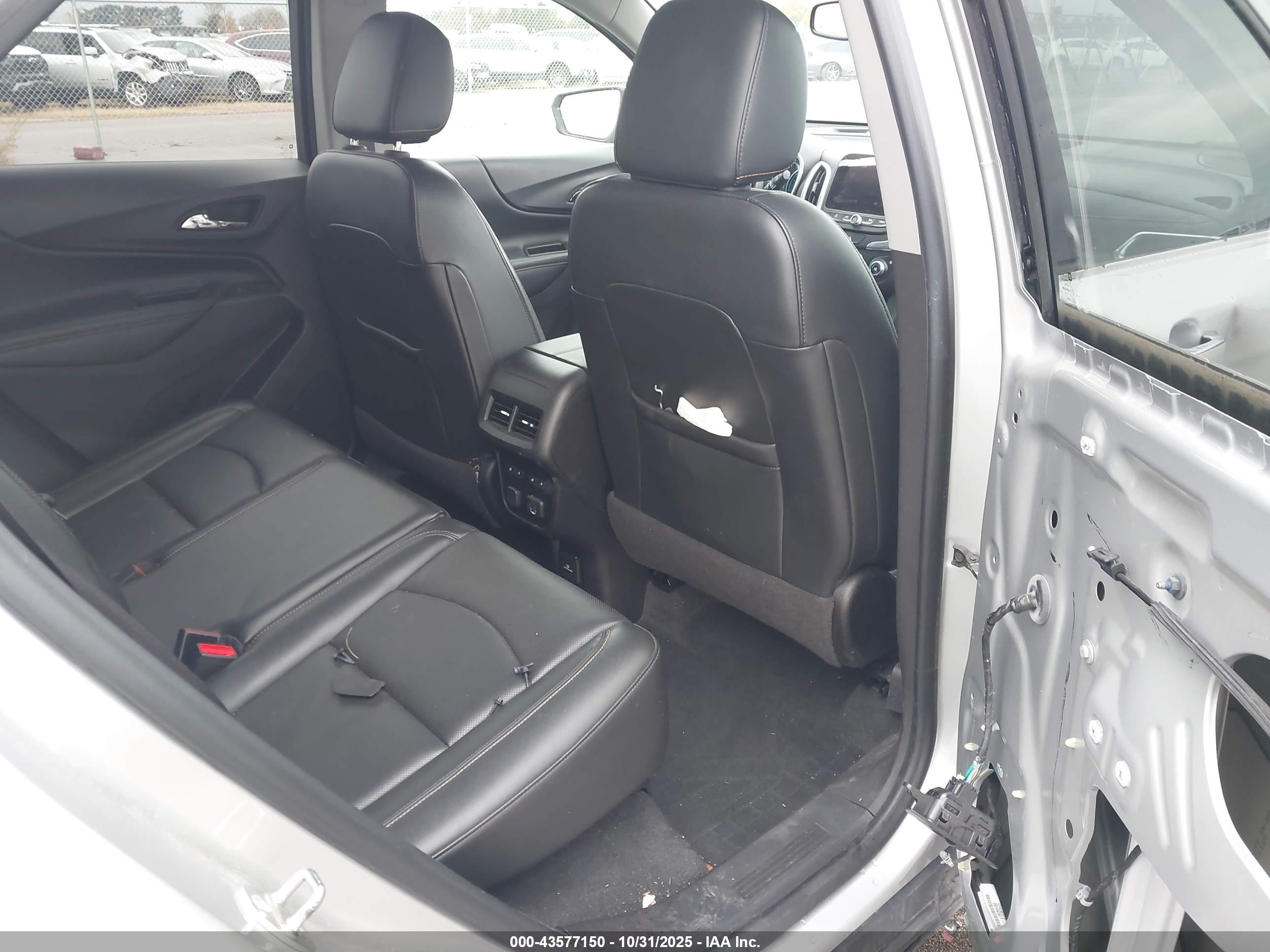 CHEVROLET EQUINOX image 8