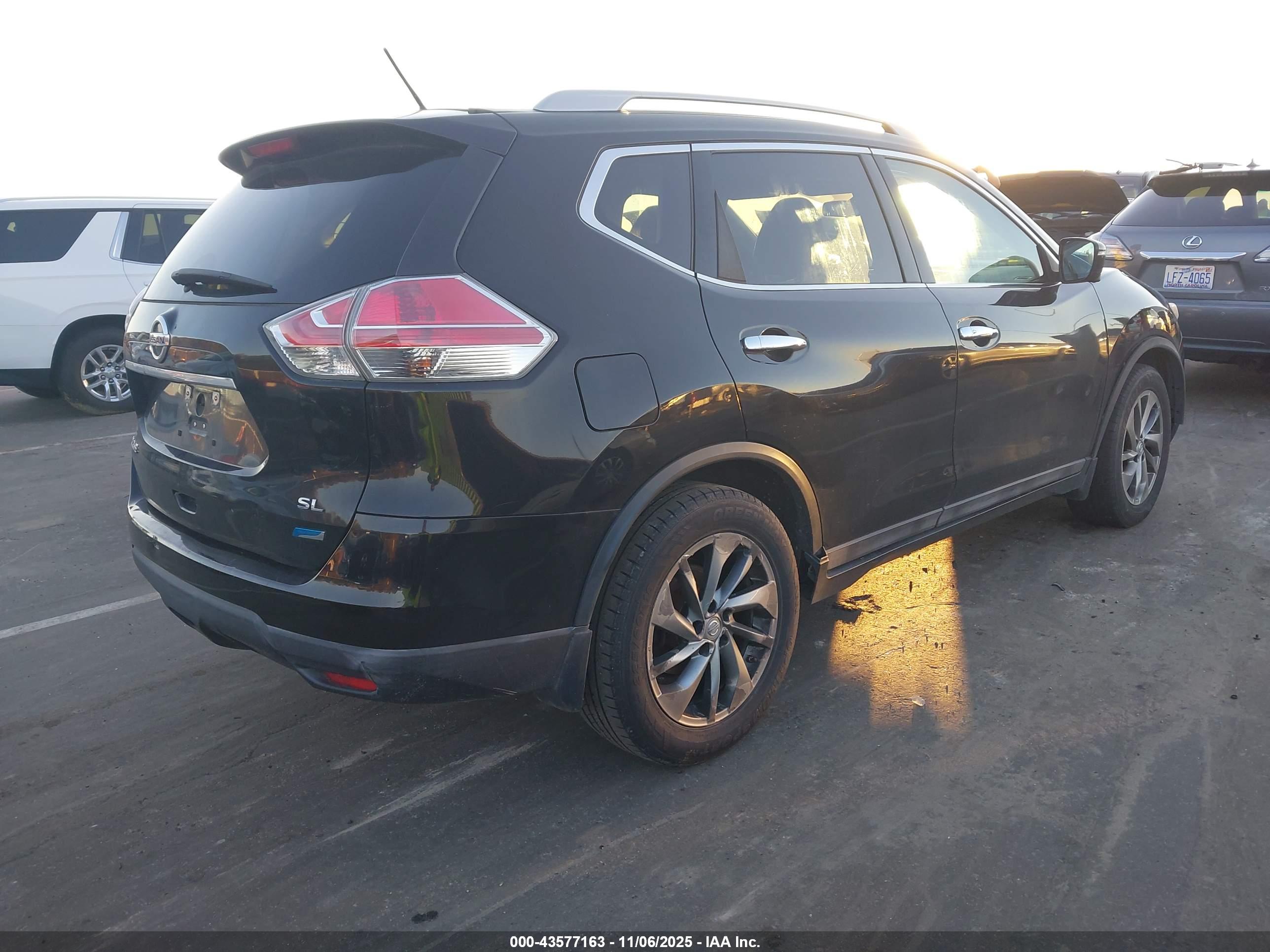 NISSAN ROGUE image 4