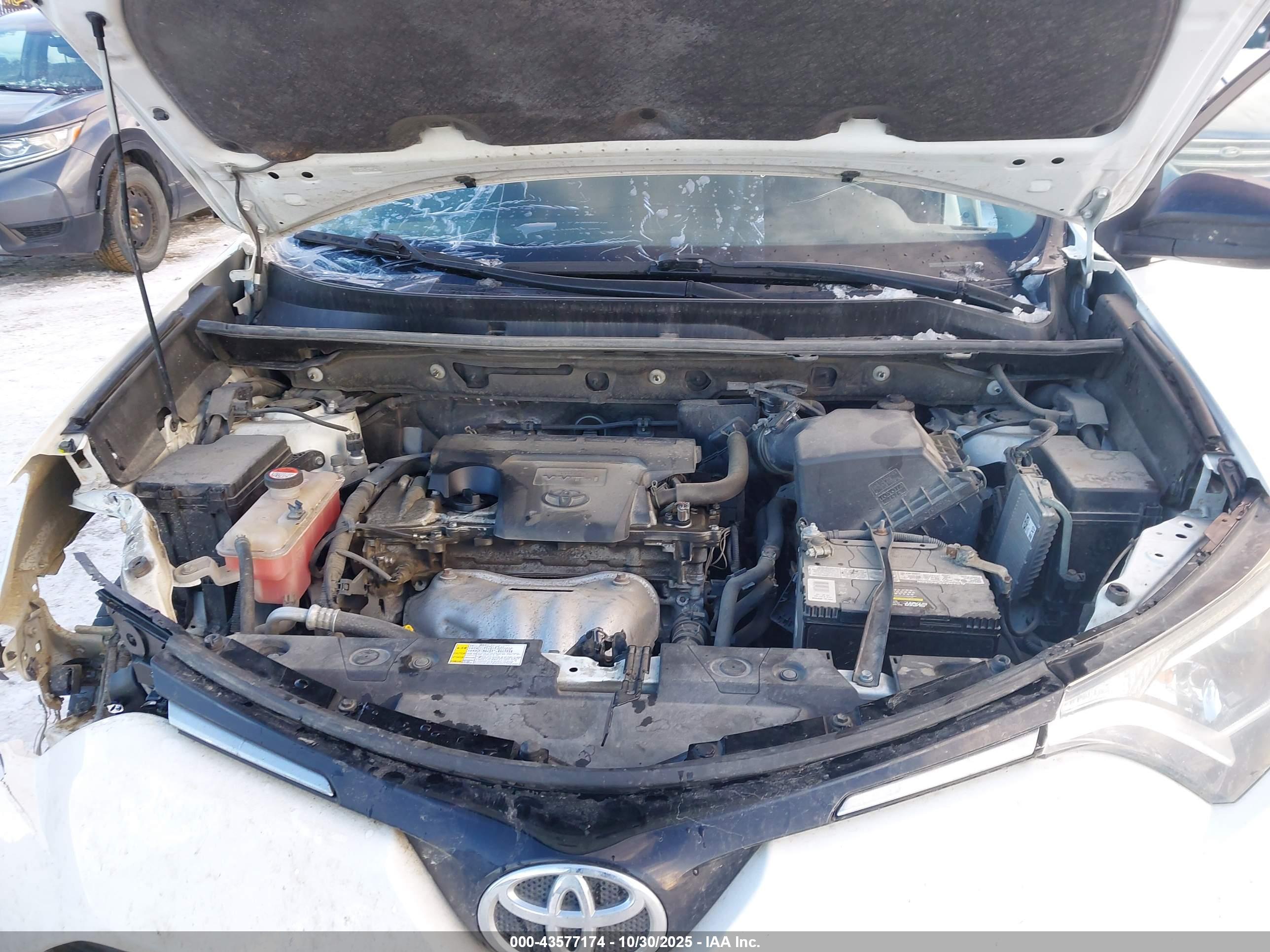 TOYOTA RAV4 image 10