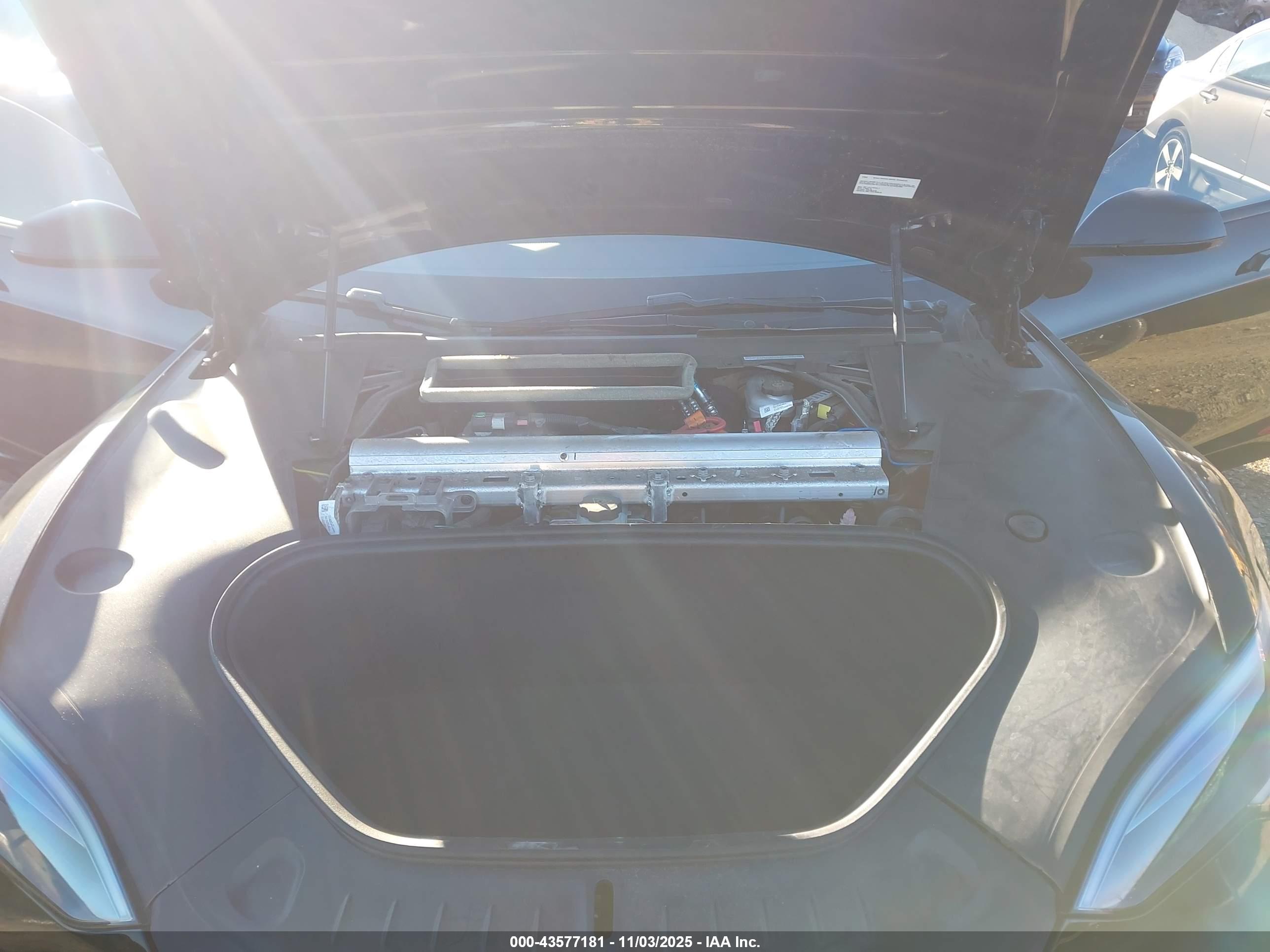 TESLA MODEL image 10