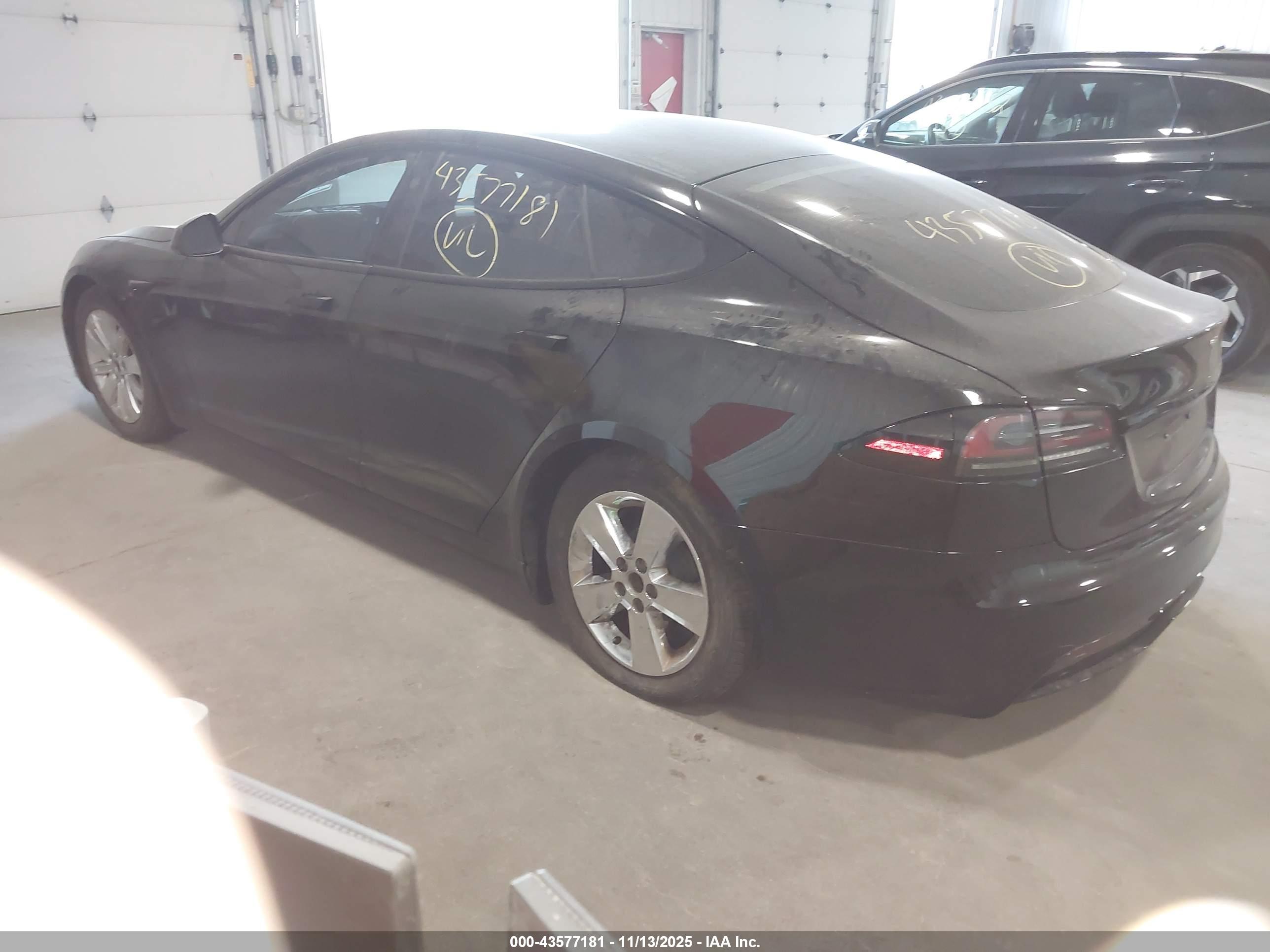 TESLA MODEL image 3