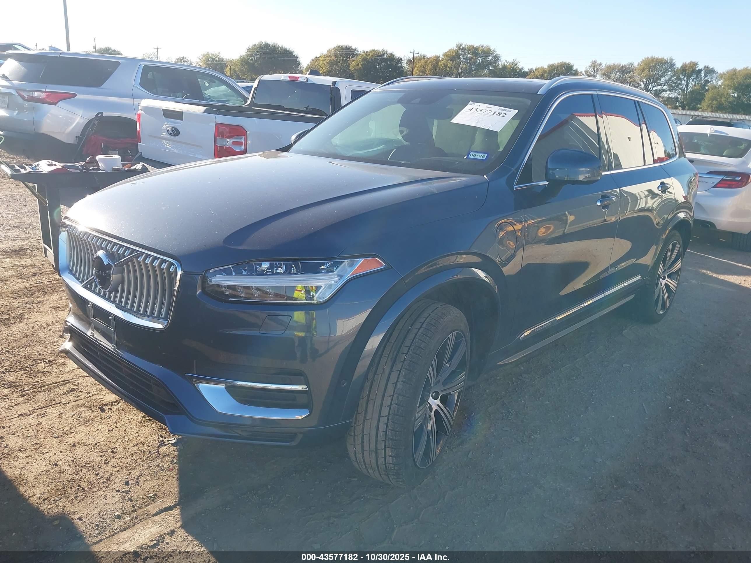 VOLVO XC90 image 2