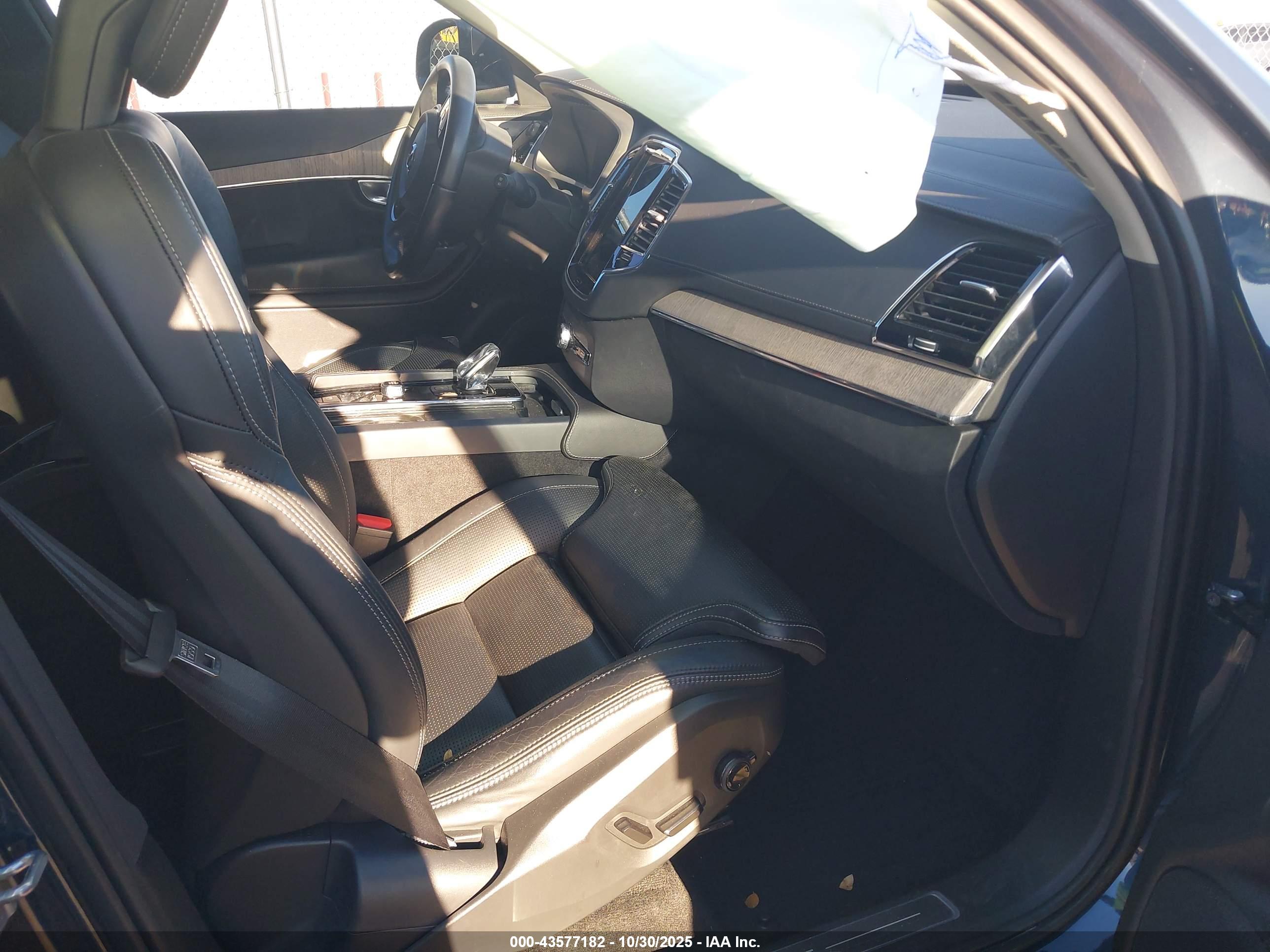 VOLVO XC90 image 5