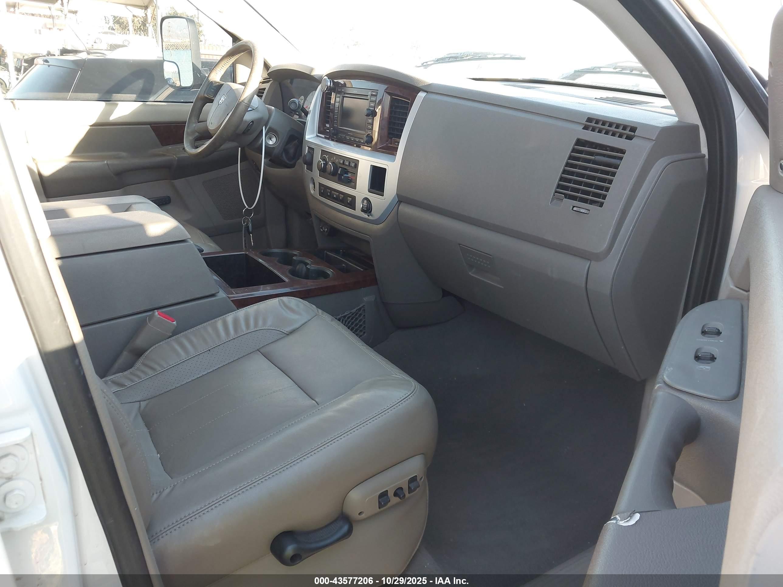 DODGE RAM image 5