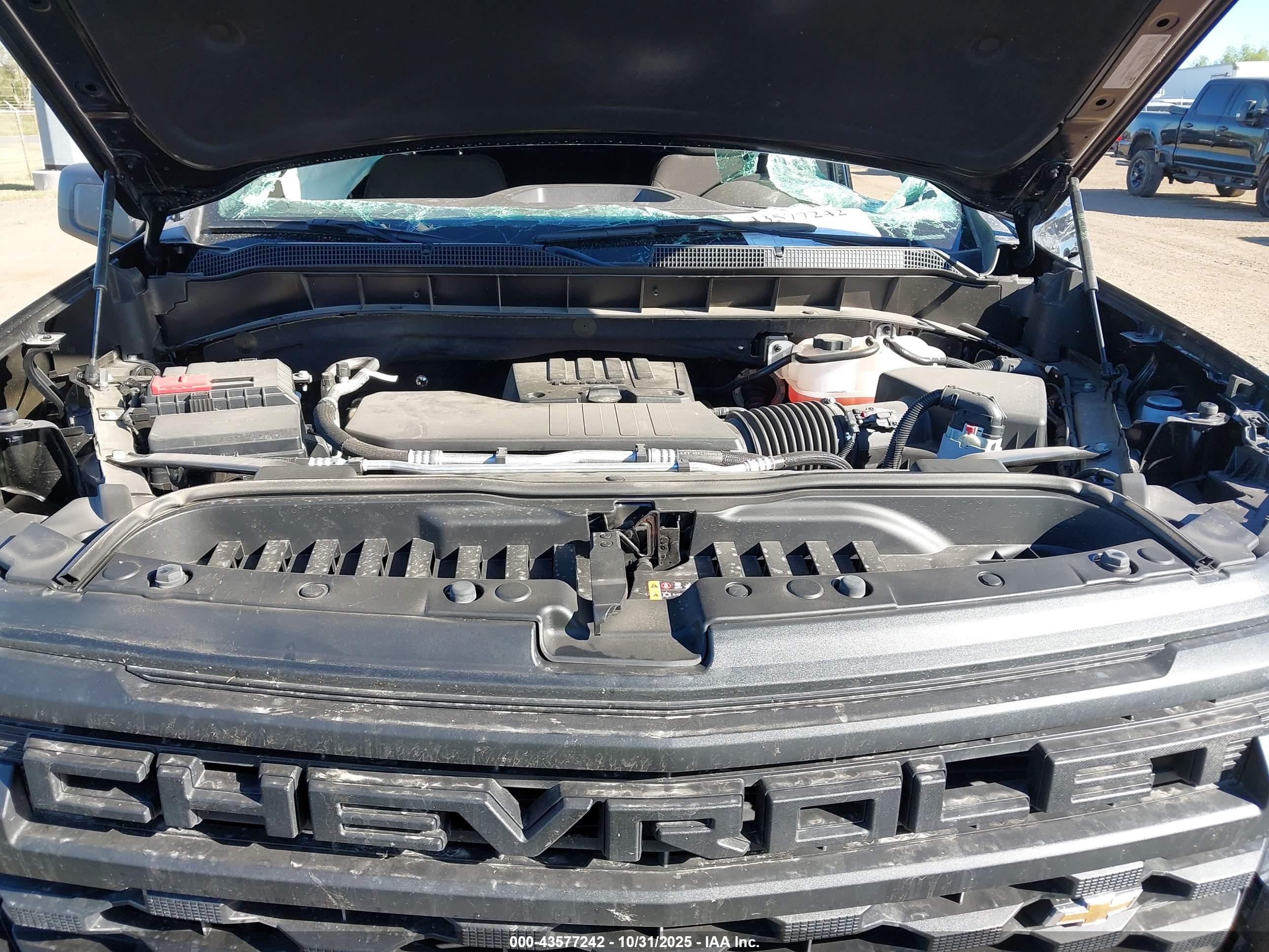 CHEVROLET SILVERADO image 10