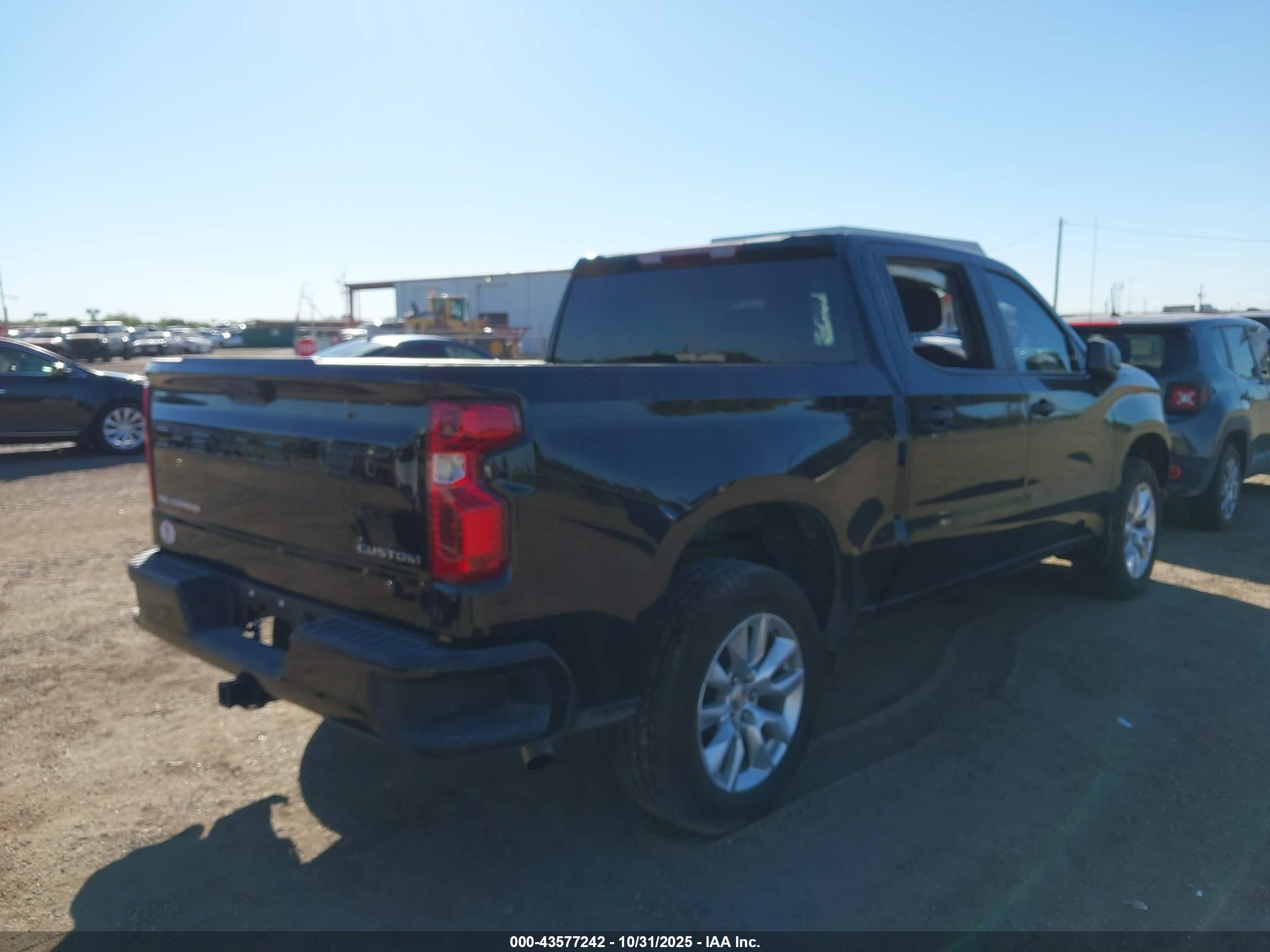 CHEVROLET SILVERADO image 4