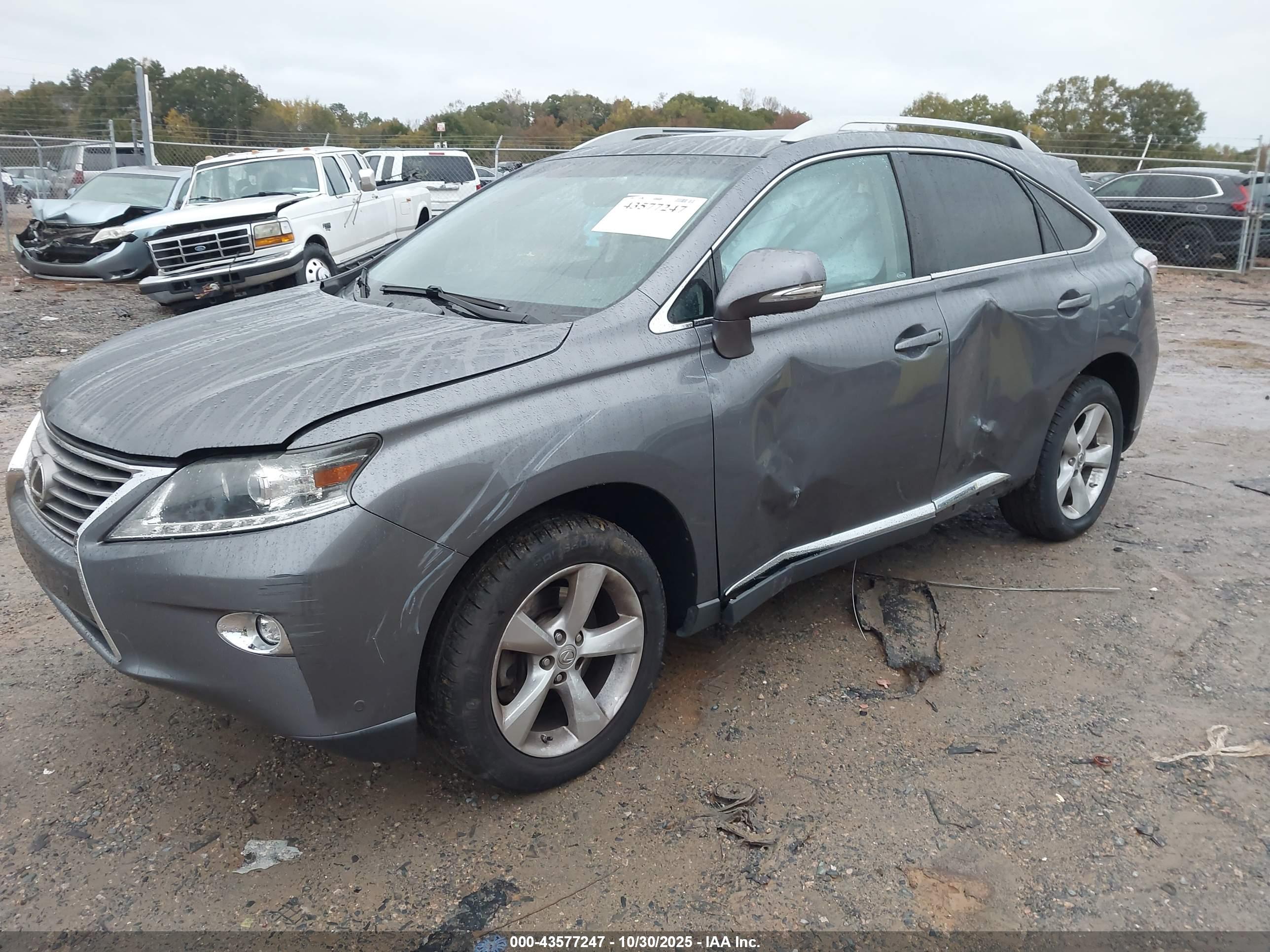 LEXUS RX image 2
