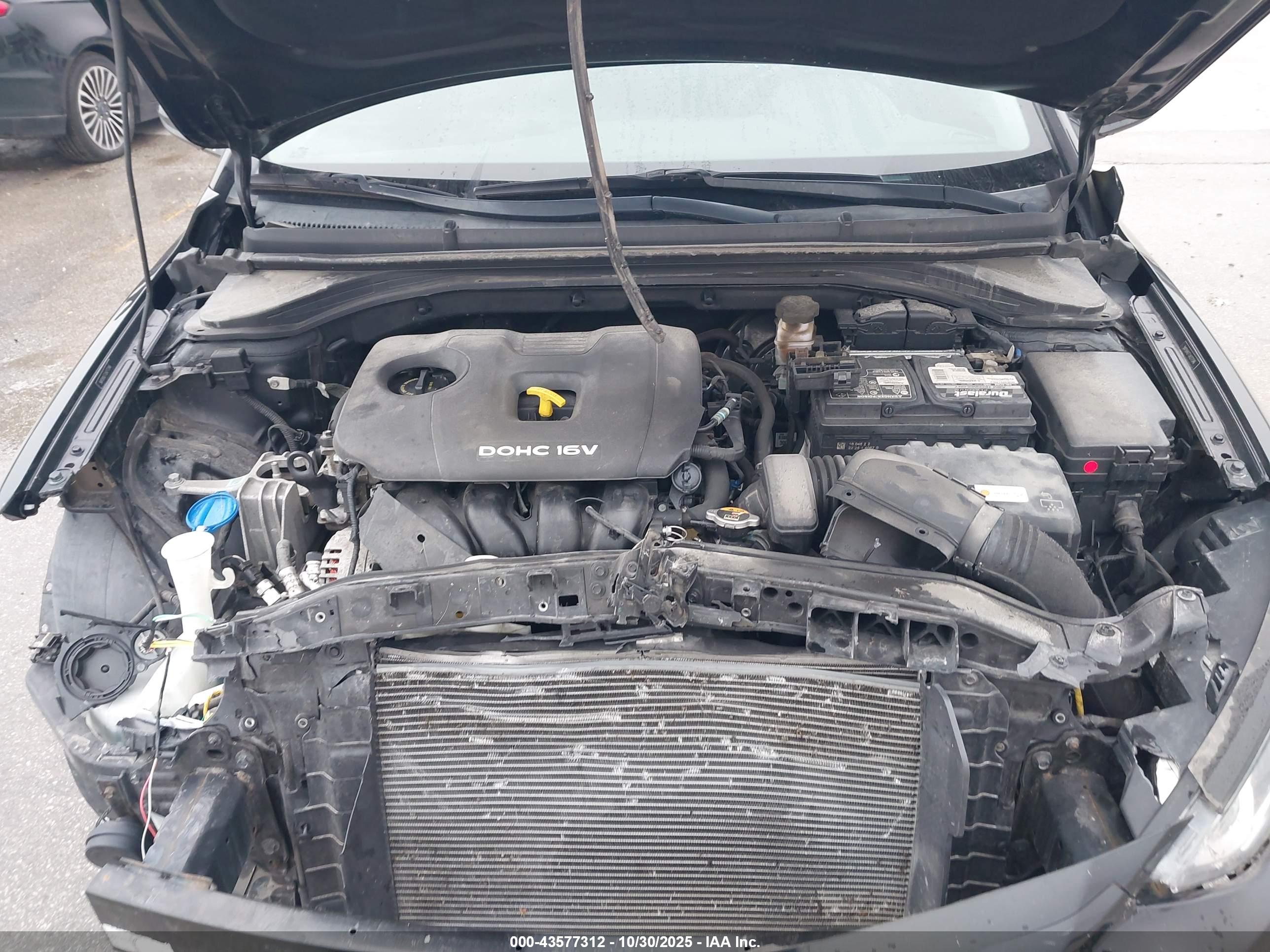 HYUNDAI ELANTRA image 10