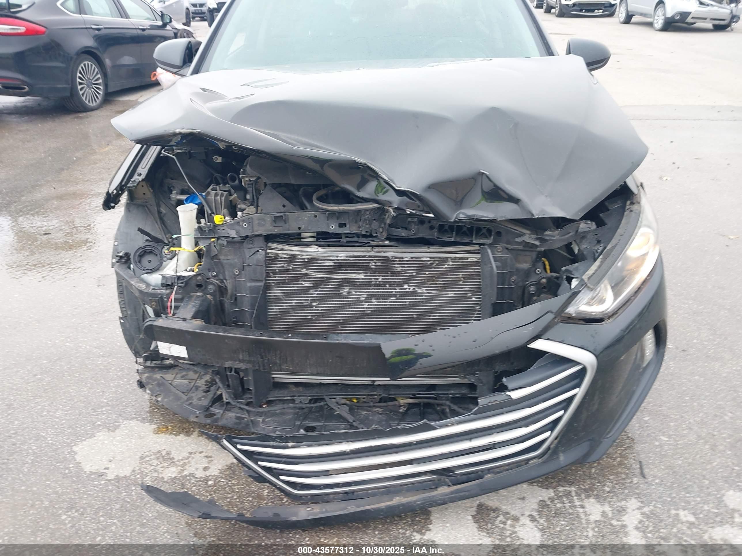 HYUNDAI ELANTRA image 6