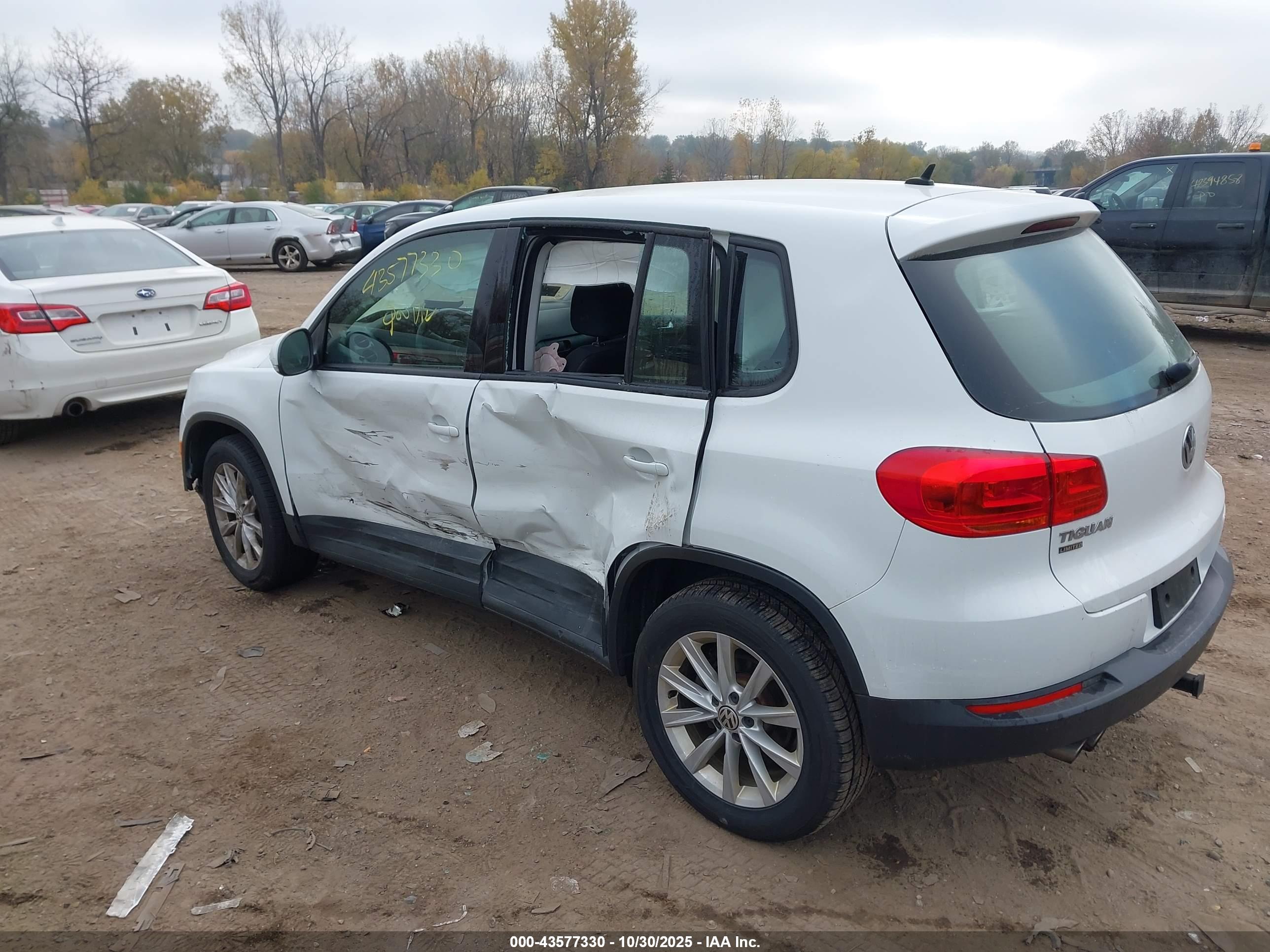 VOLKSWAGEN TIGUAN image 3