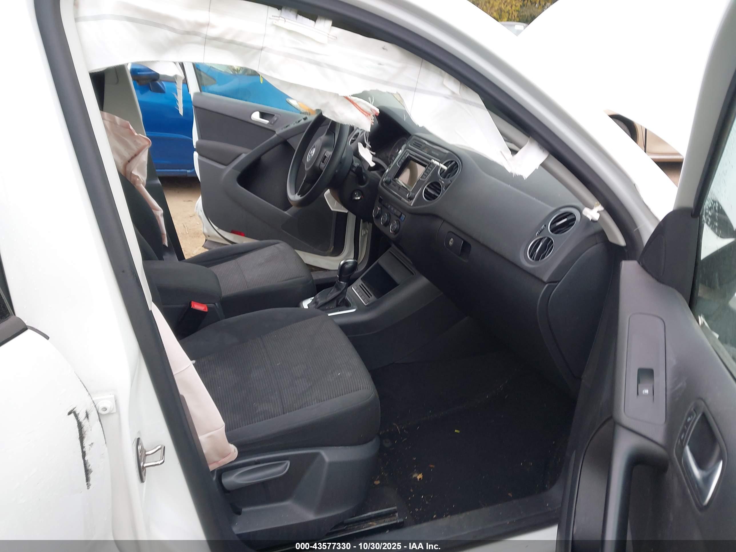 VOLKSWAGEN TIGUAN image 5