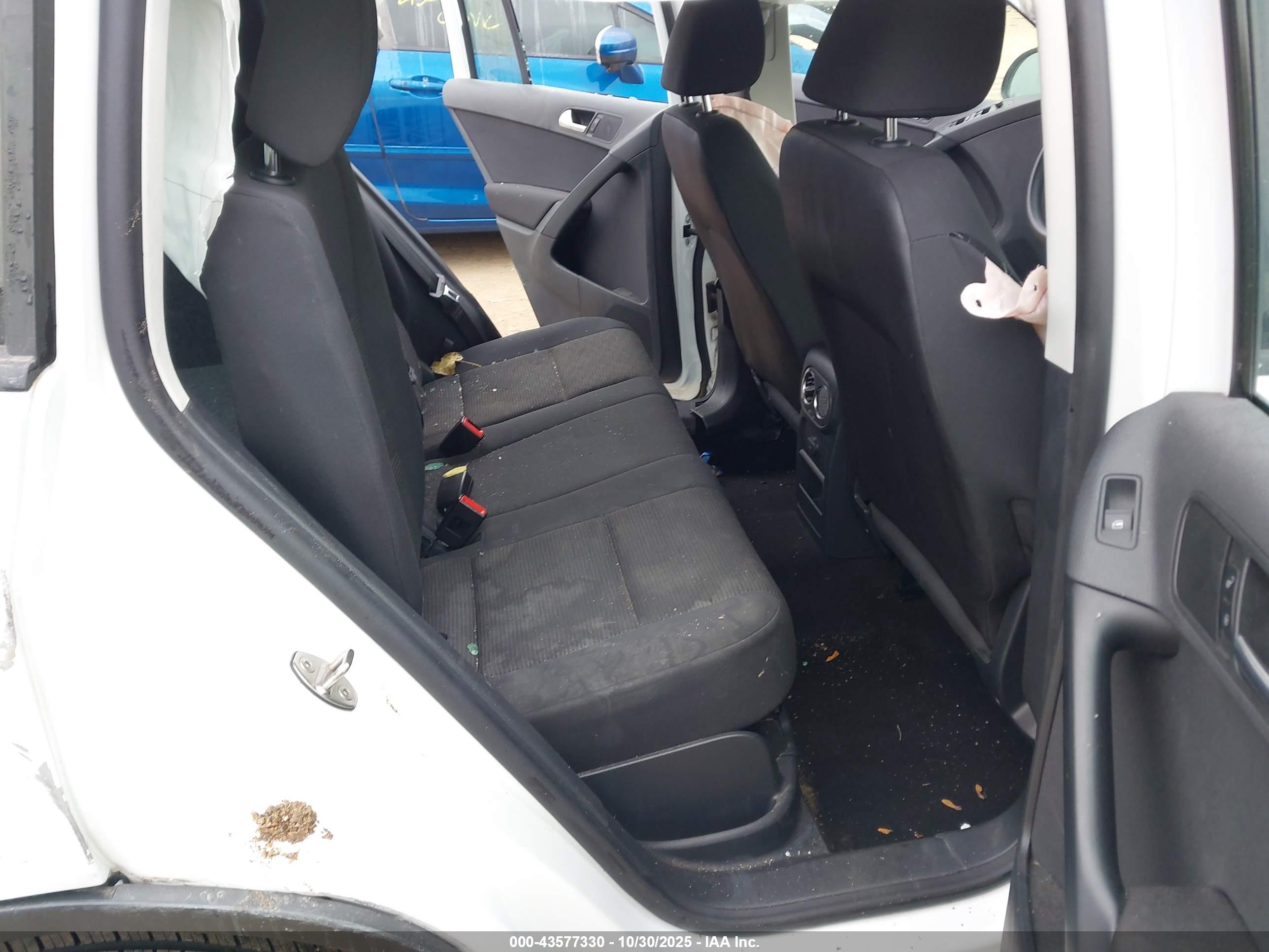VOLKSWAGEN TIGUAN image 8