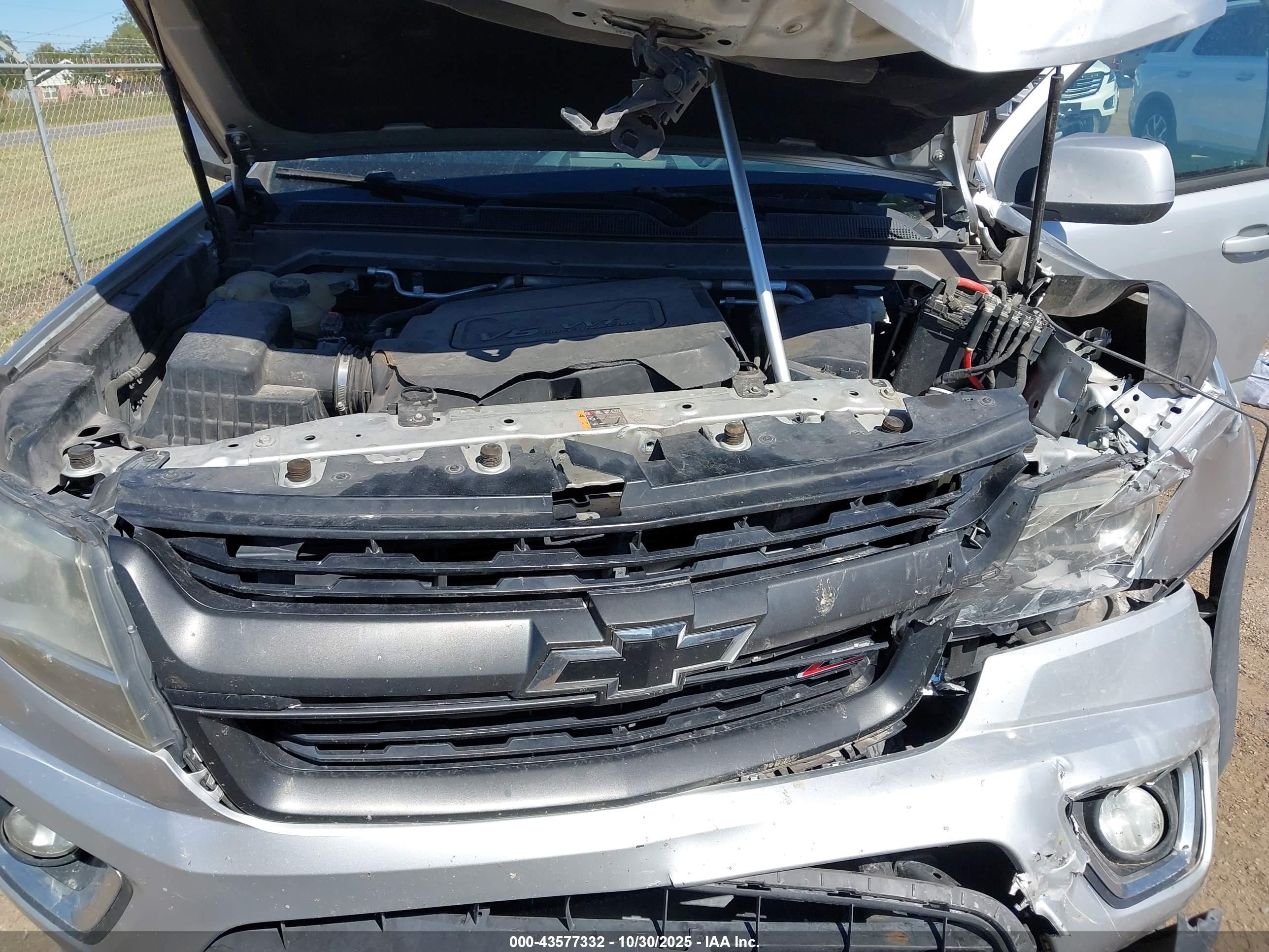 CHEVROLET COLORADO image 10