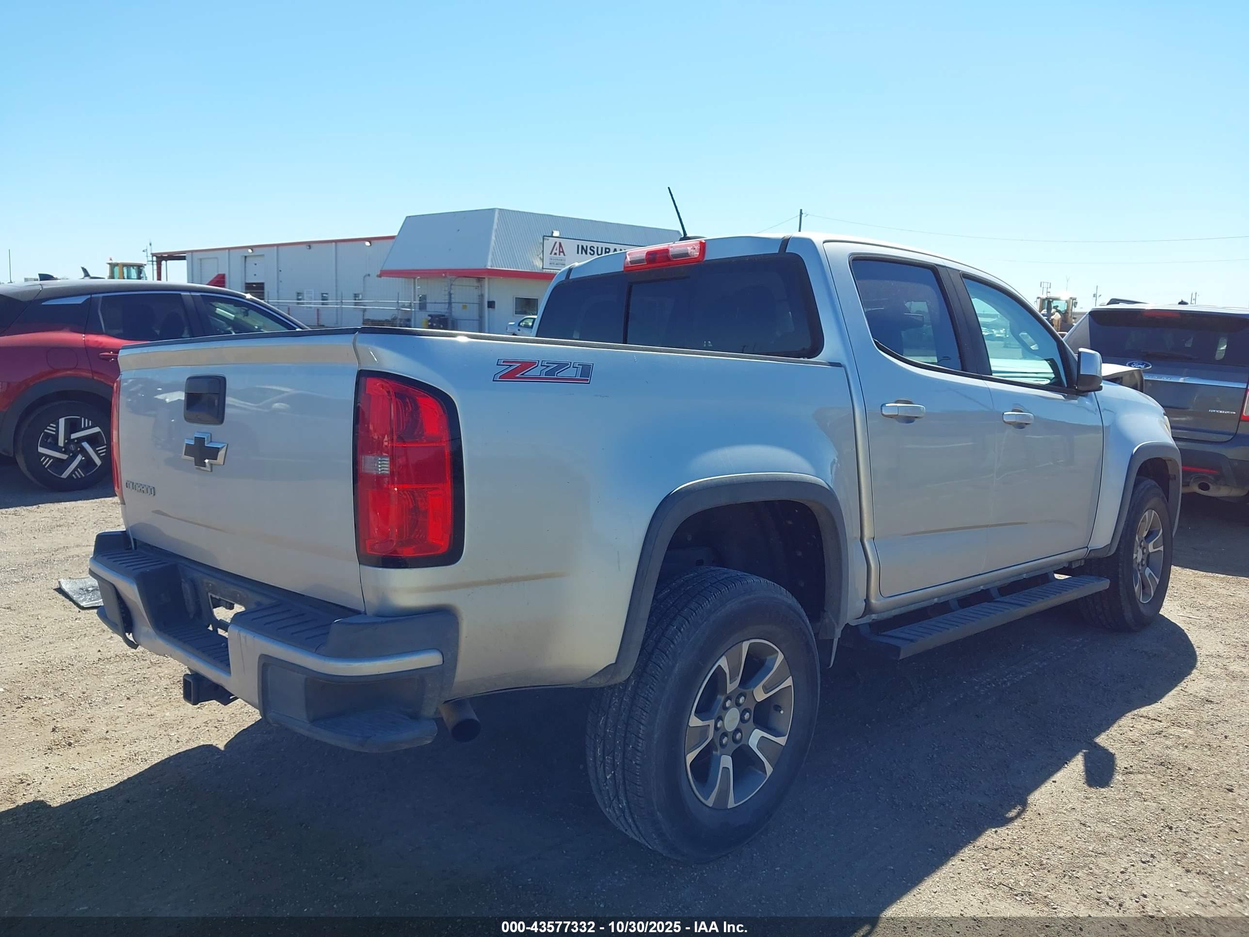 CHEVROLET COLORADO image 4