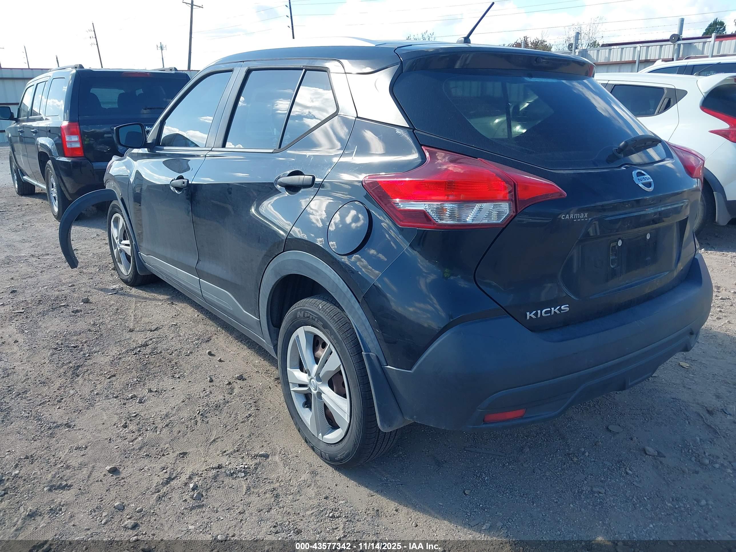 NISSAN KICKS image 3