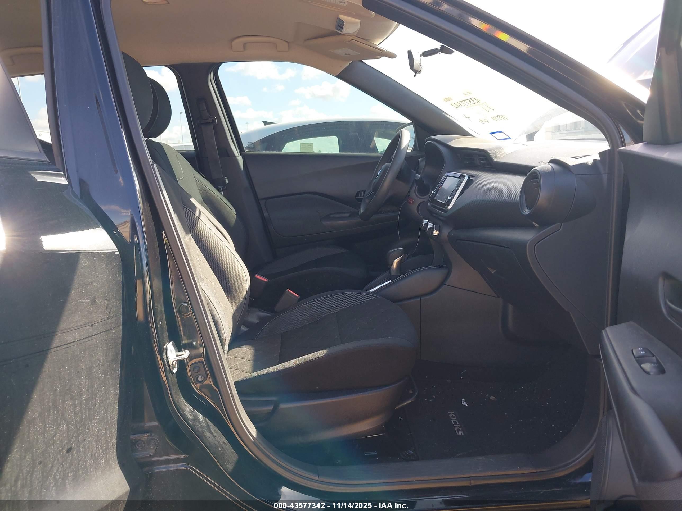 NISSAN KICKS image 5