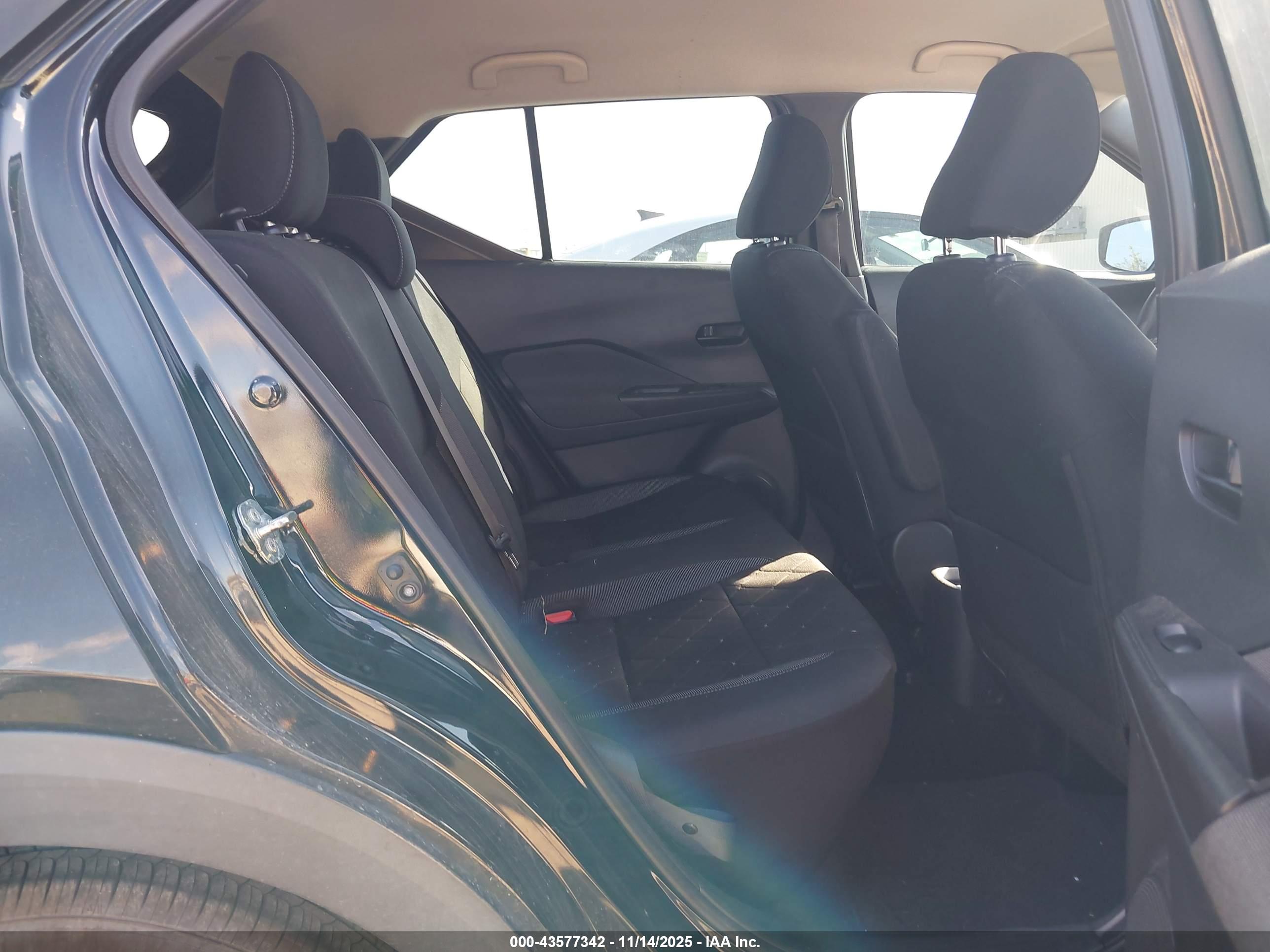 NISSAN KICKS image 8