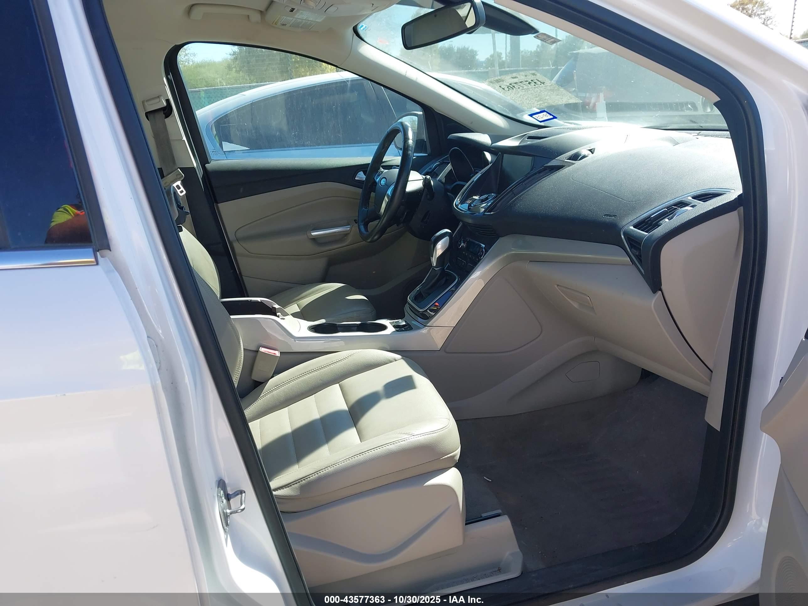 FORD ESCAPE image 5