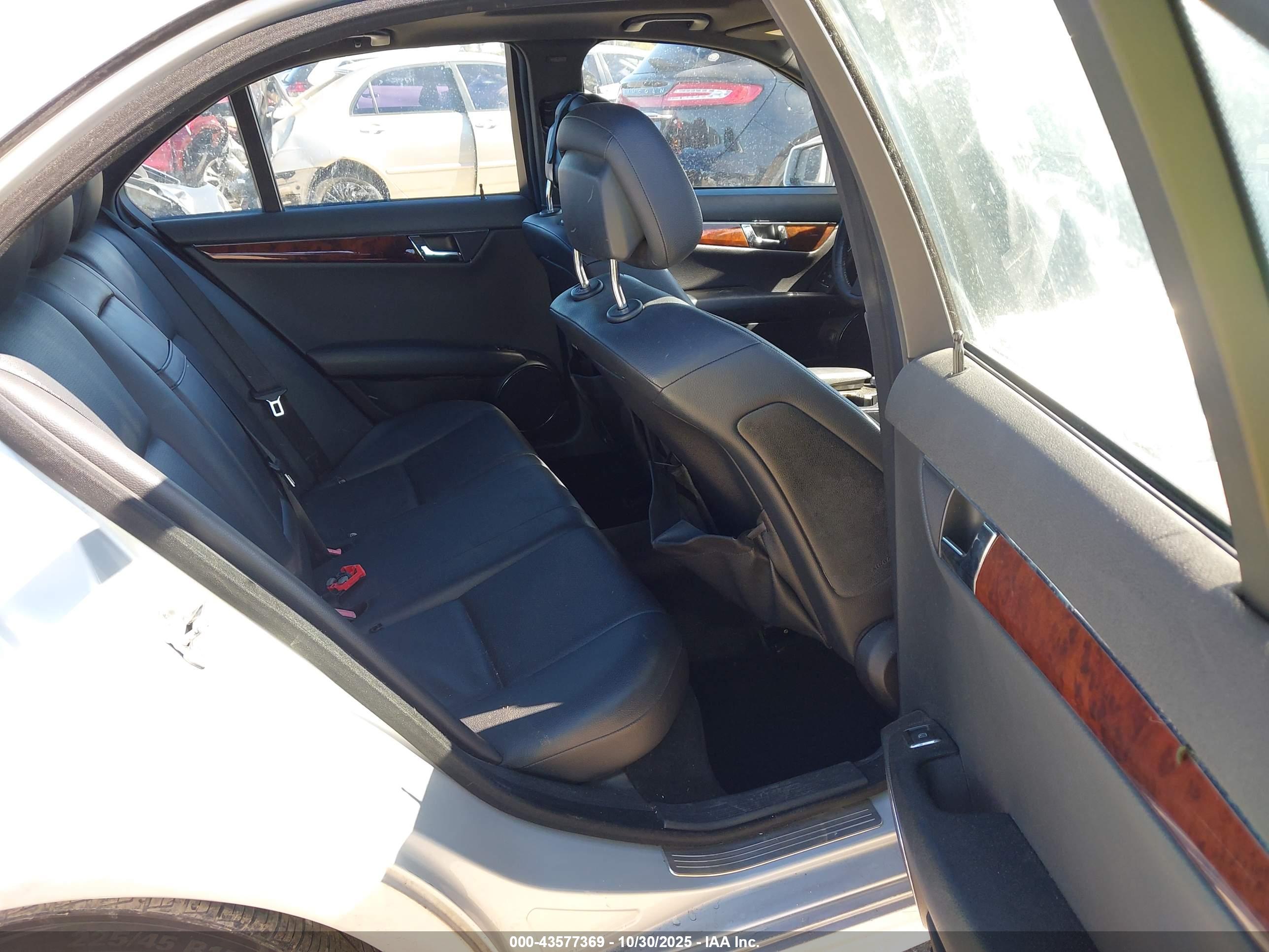 MERCEDES-BENZ C image 8