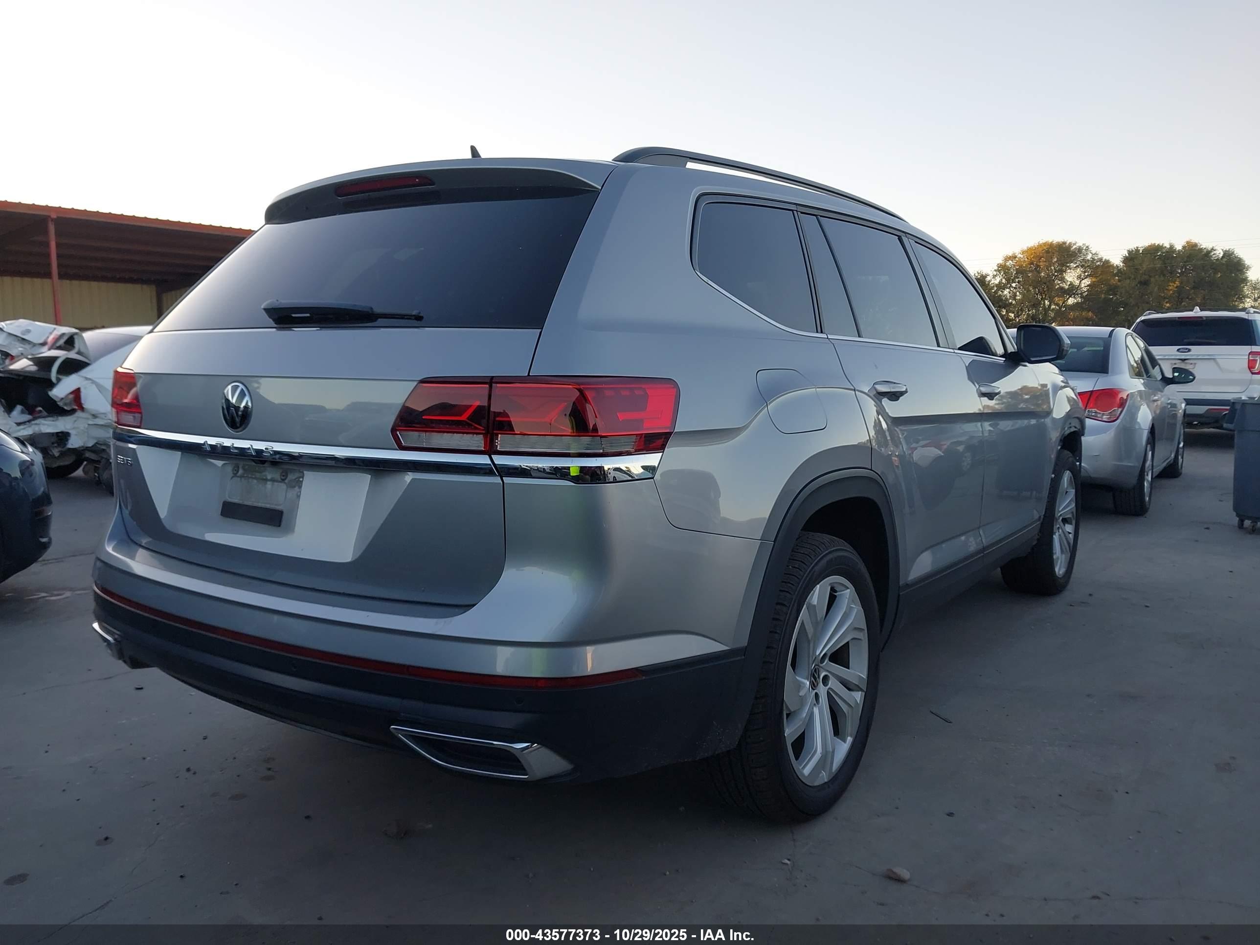 VOLKSWAGEN ATLAS image 4