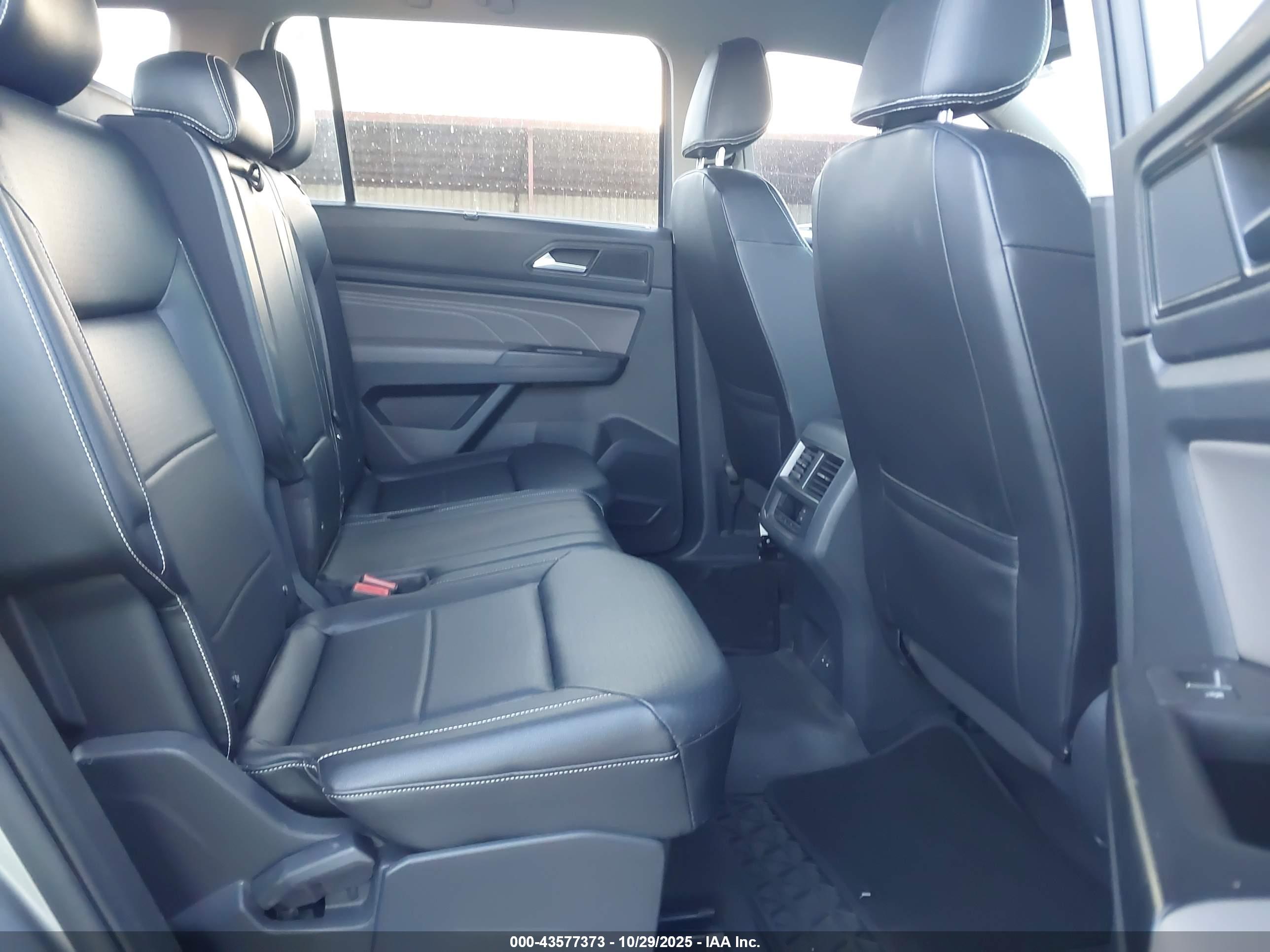 VOLKSWAGEN ATLAS image 8