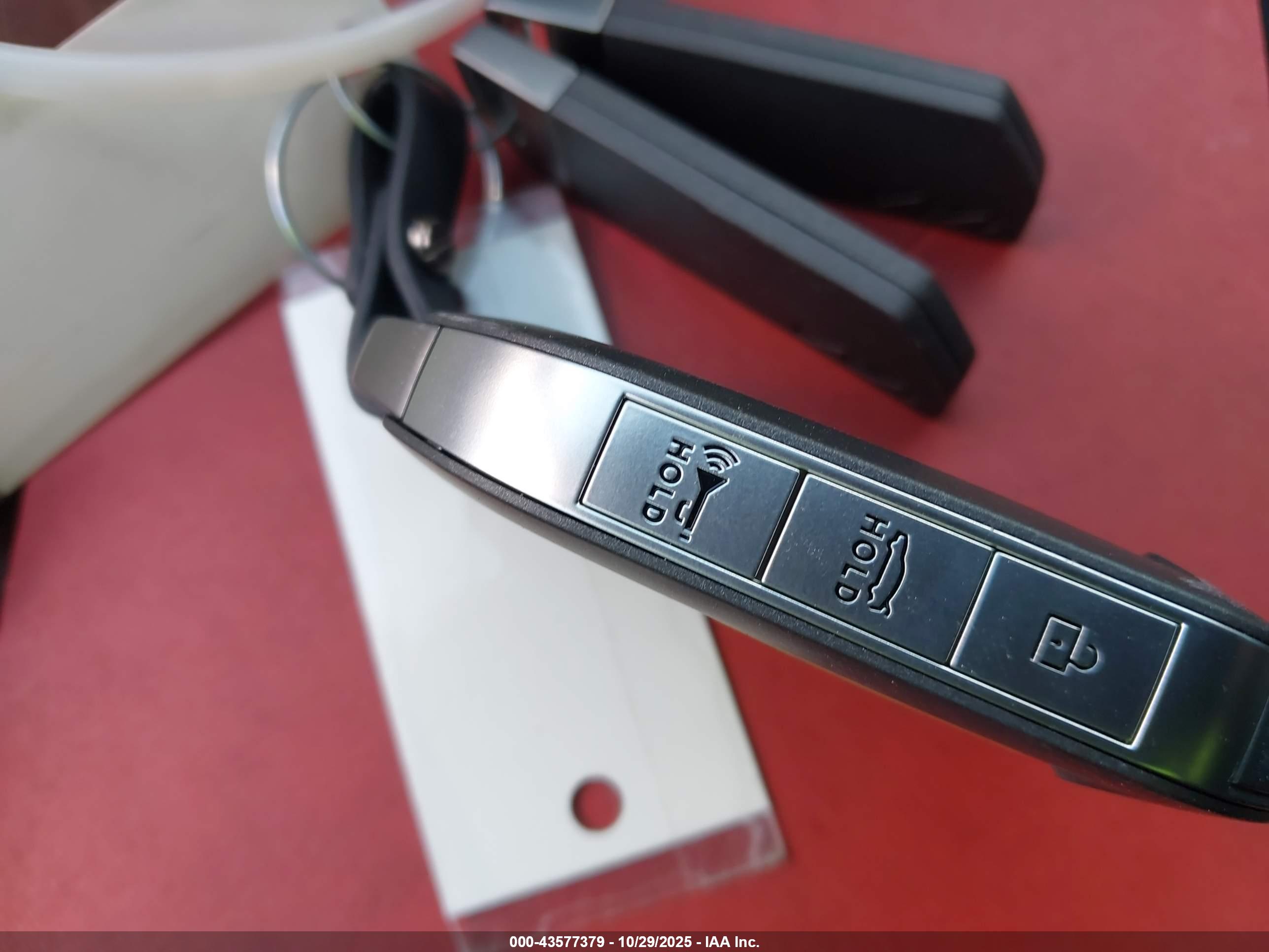 KIA K5 image 11