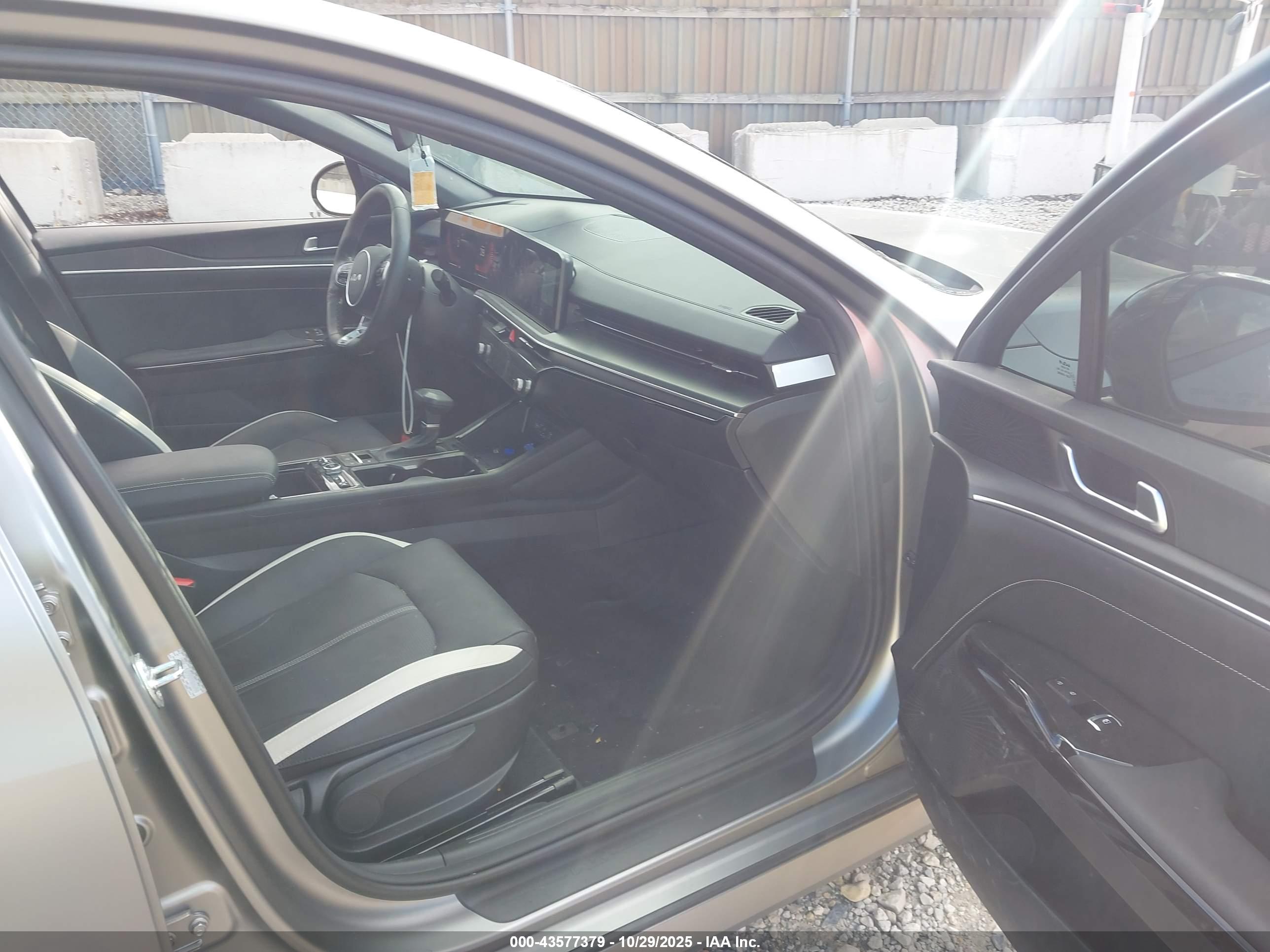 KIA K5 image 5