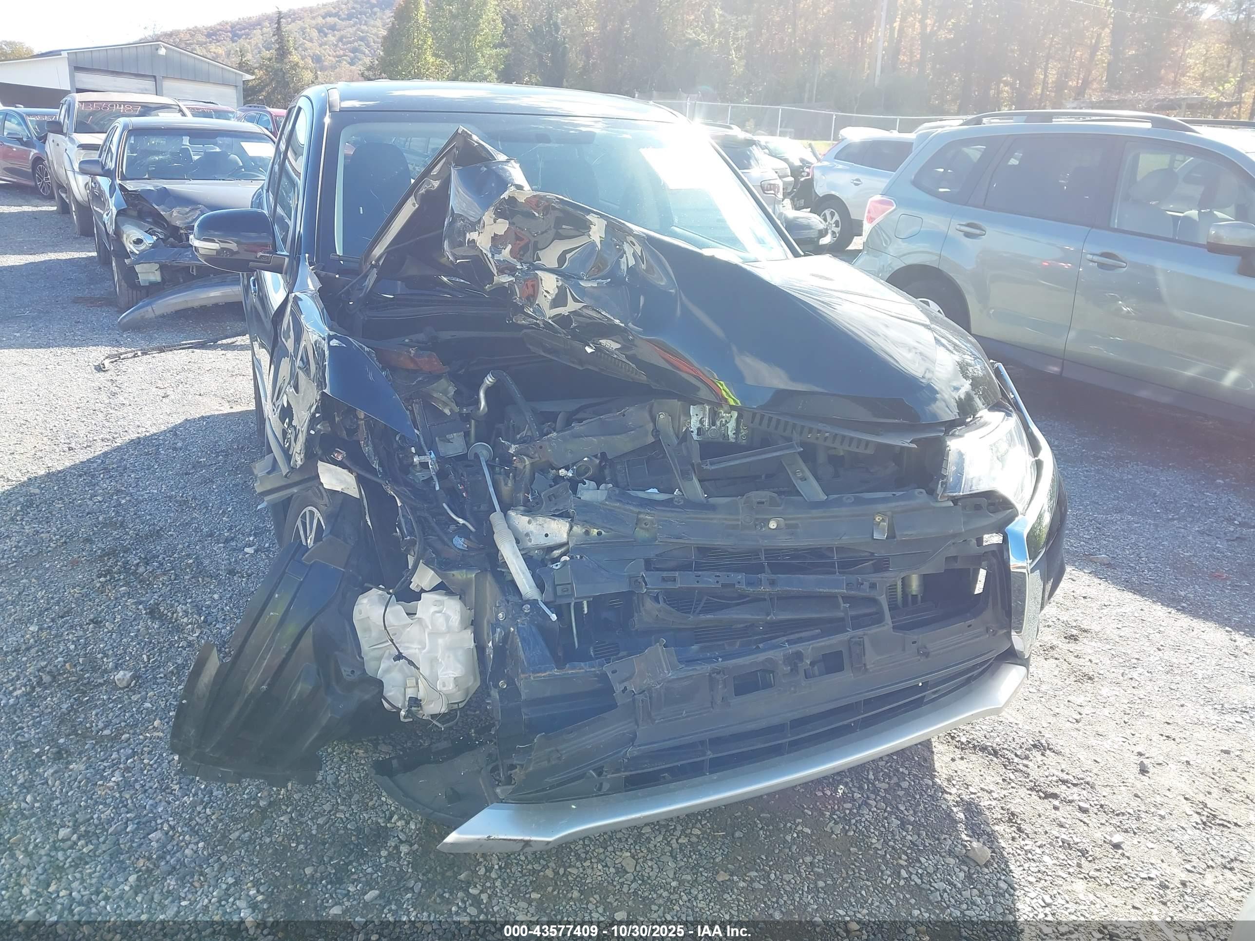 MITSUBISHI OUTLANDER image 6