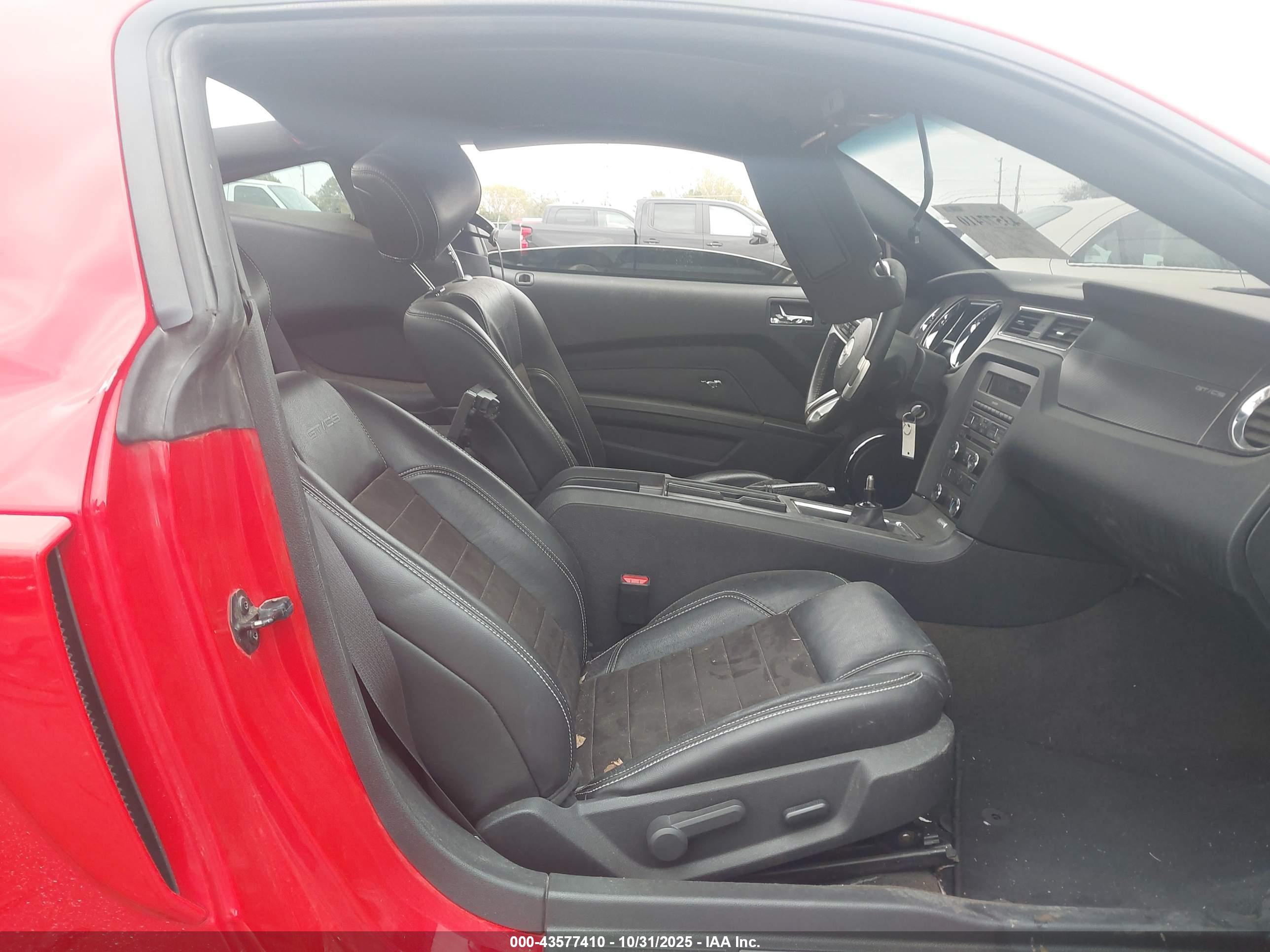 FORD MUSTANG image 5