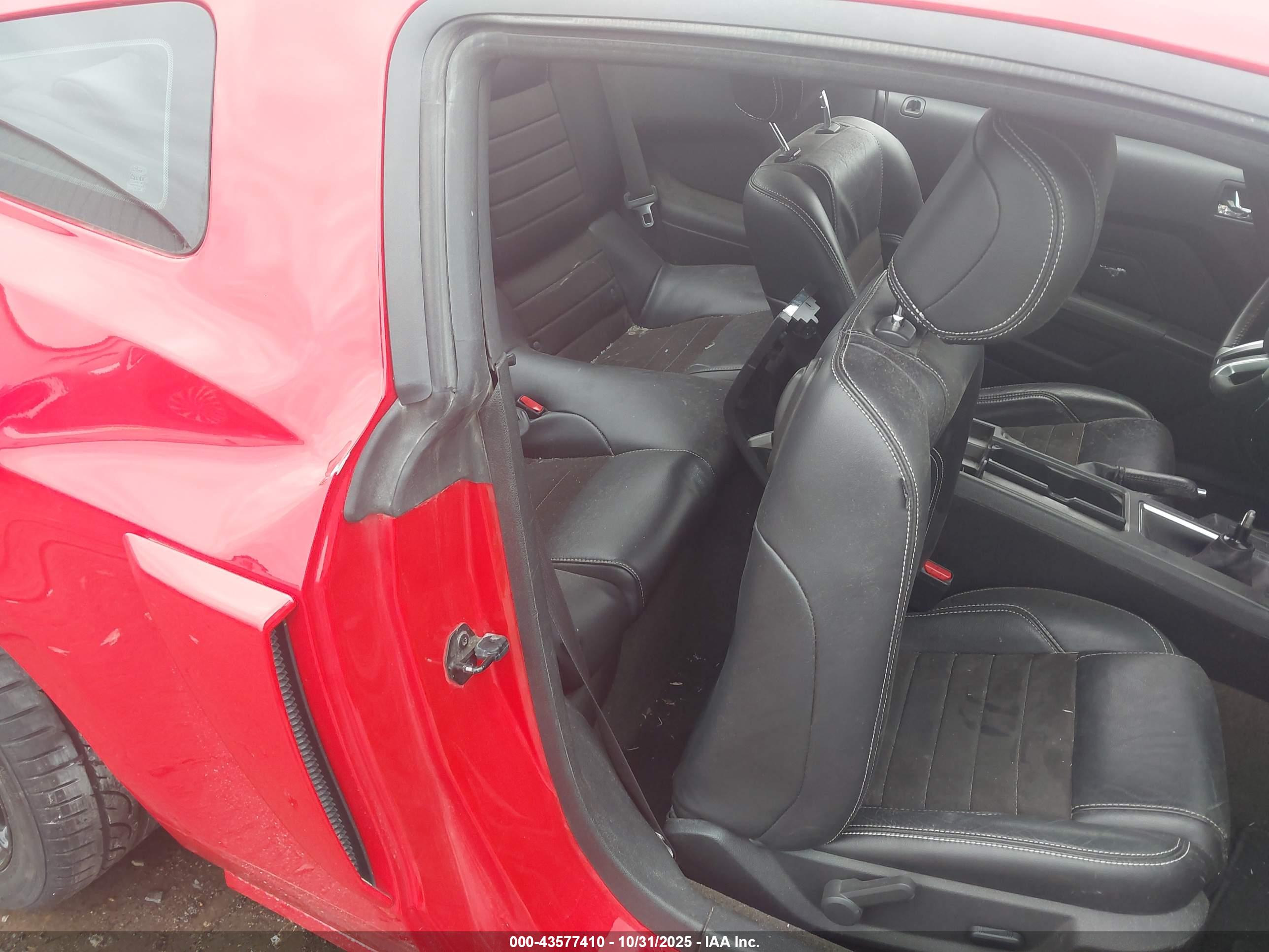 FORD MUSTANG image 8