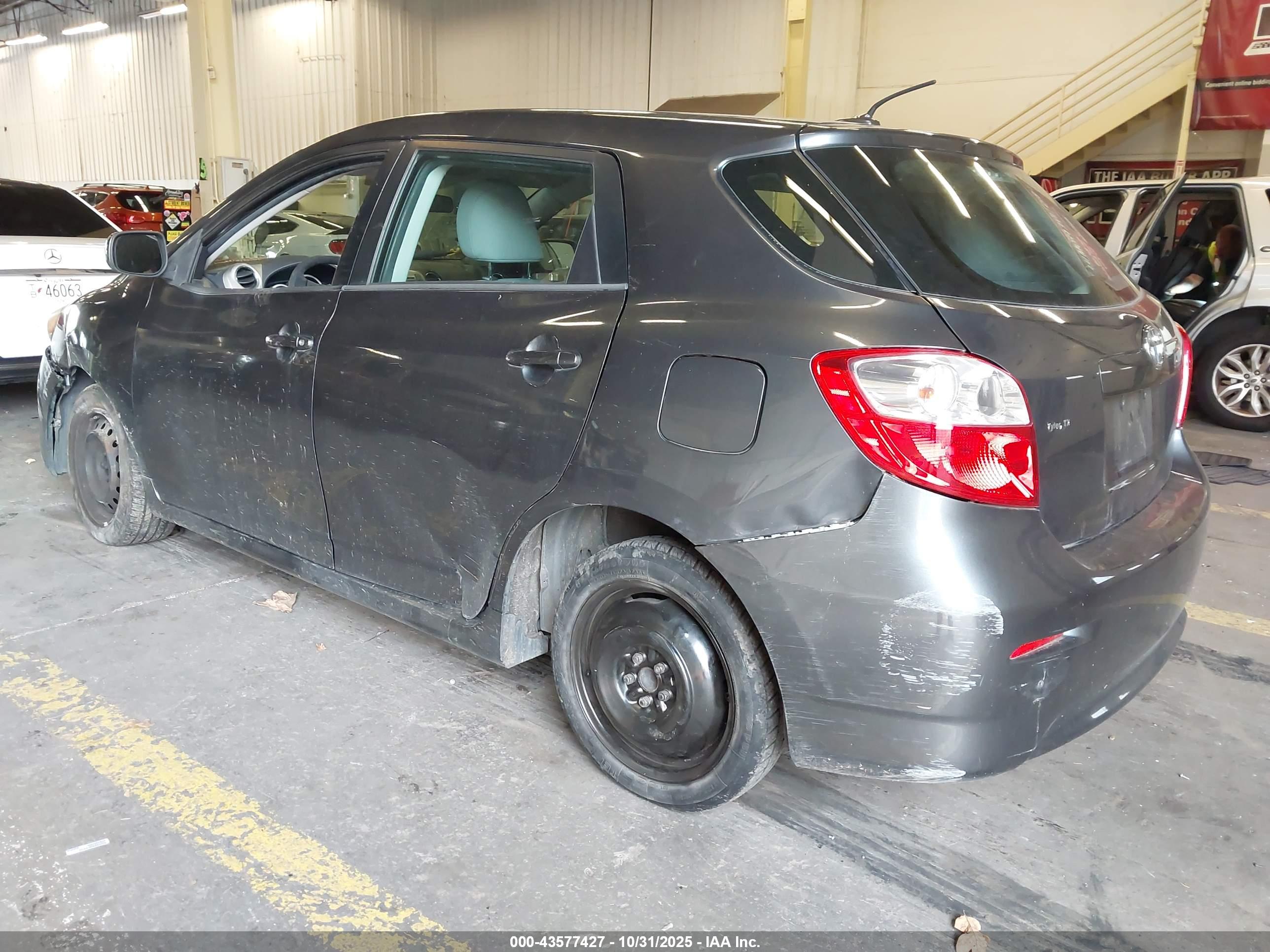 TOYOTA MATRIX image 3