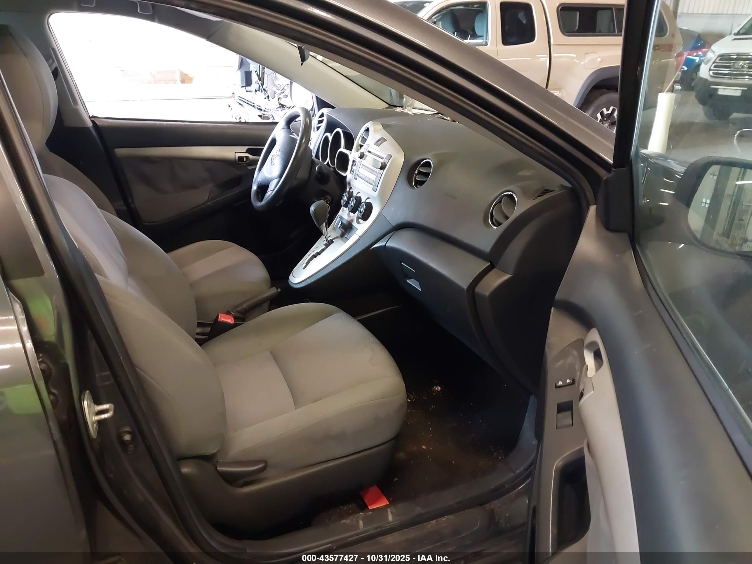 TOYOTA MATRIX image 5