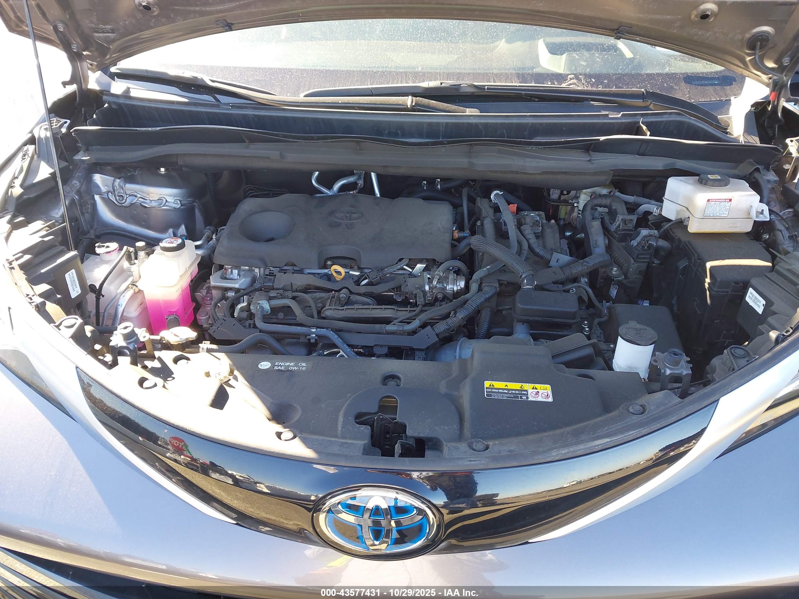 TOYOTA SIENNA image 10