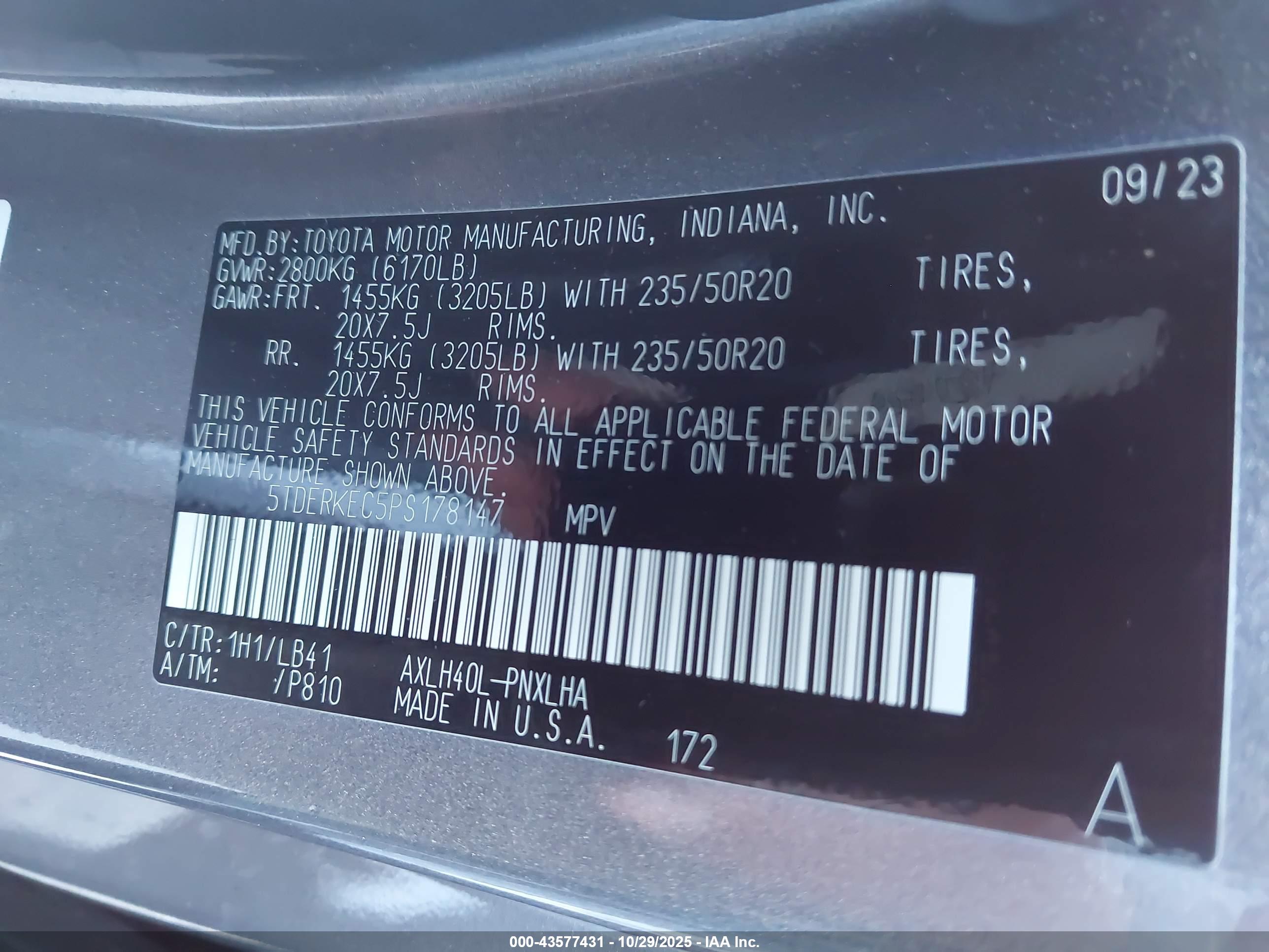 TOYOTA SIENNA image 9
