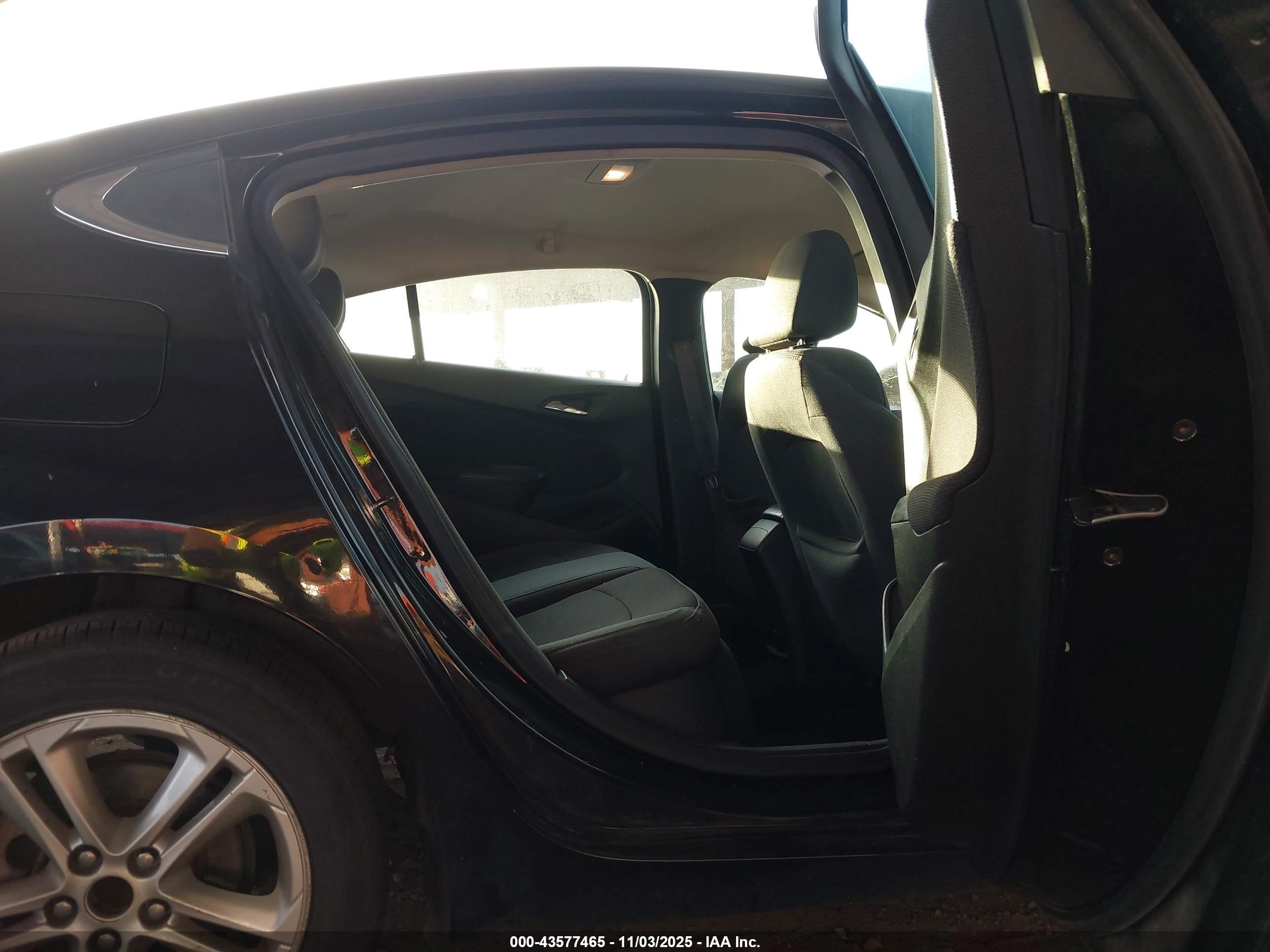 CHEVROLET CRUZE image 8